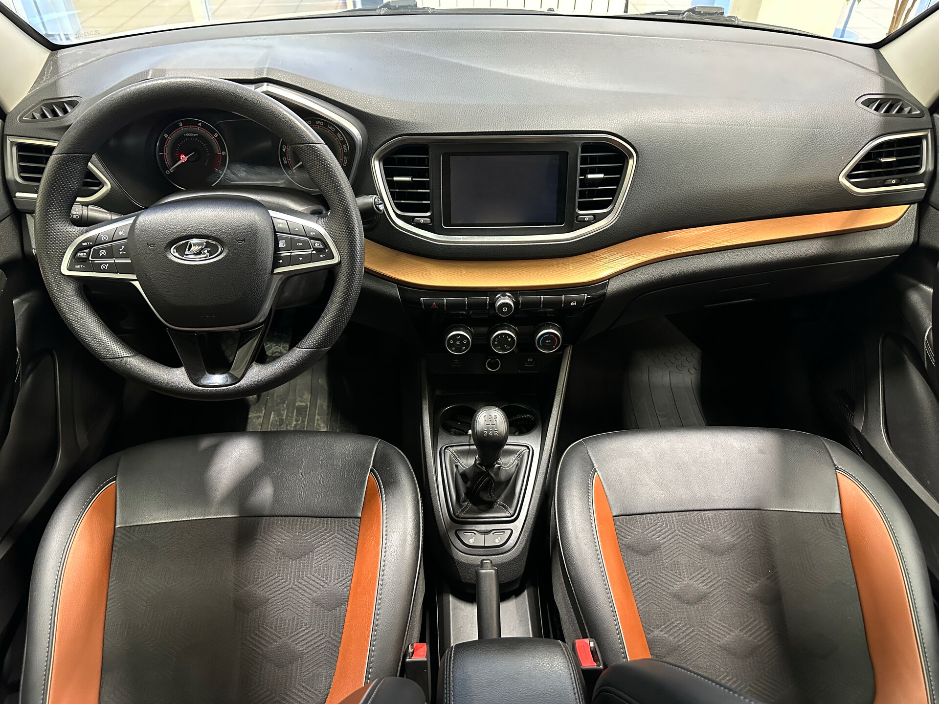 Lada (ВАЗ) Vesta, I Рестайлинг (NG) 2023 Lada (ВАЗ) Vesta, I Рестайлинг (NG) 2023