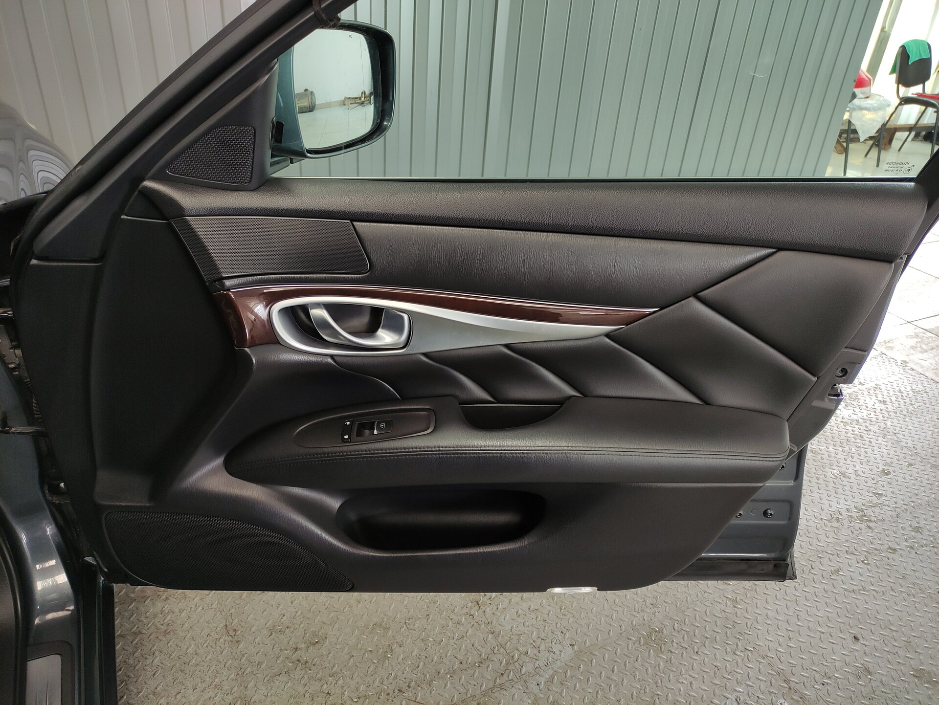 Infiniti M, IV 2012