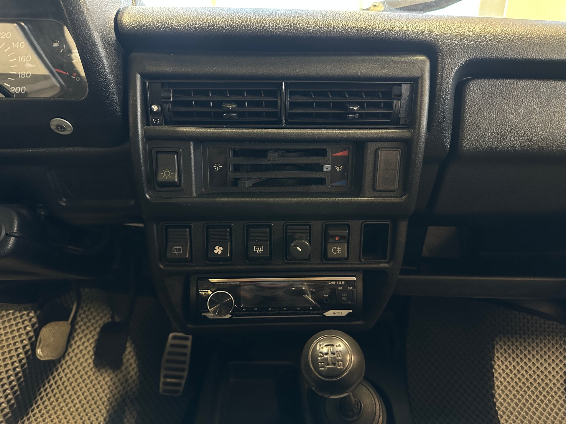 Lada (ВАЗ) 2131 (4x4), I 2014 Lada (ВАЗ) 2131 (4x4), I 2014