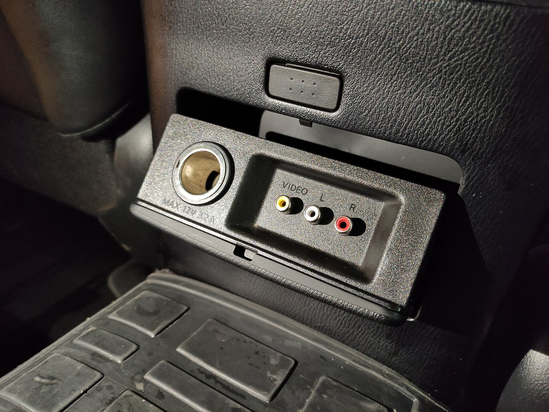 Infiniti M, IV 2012