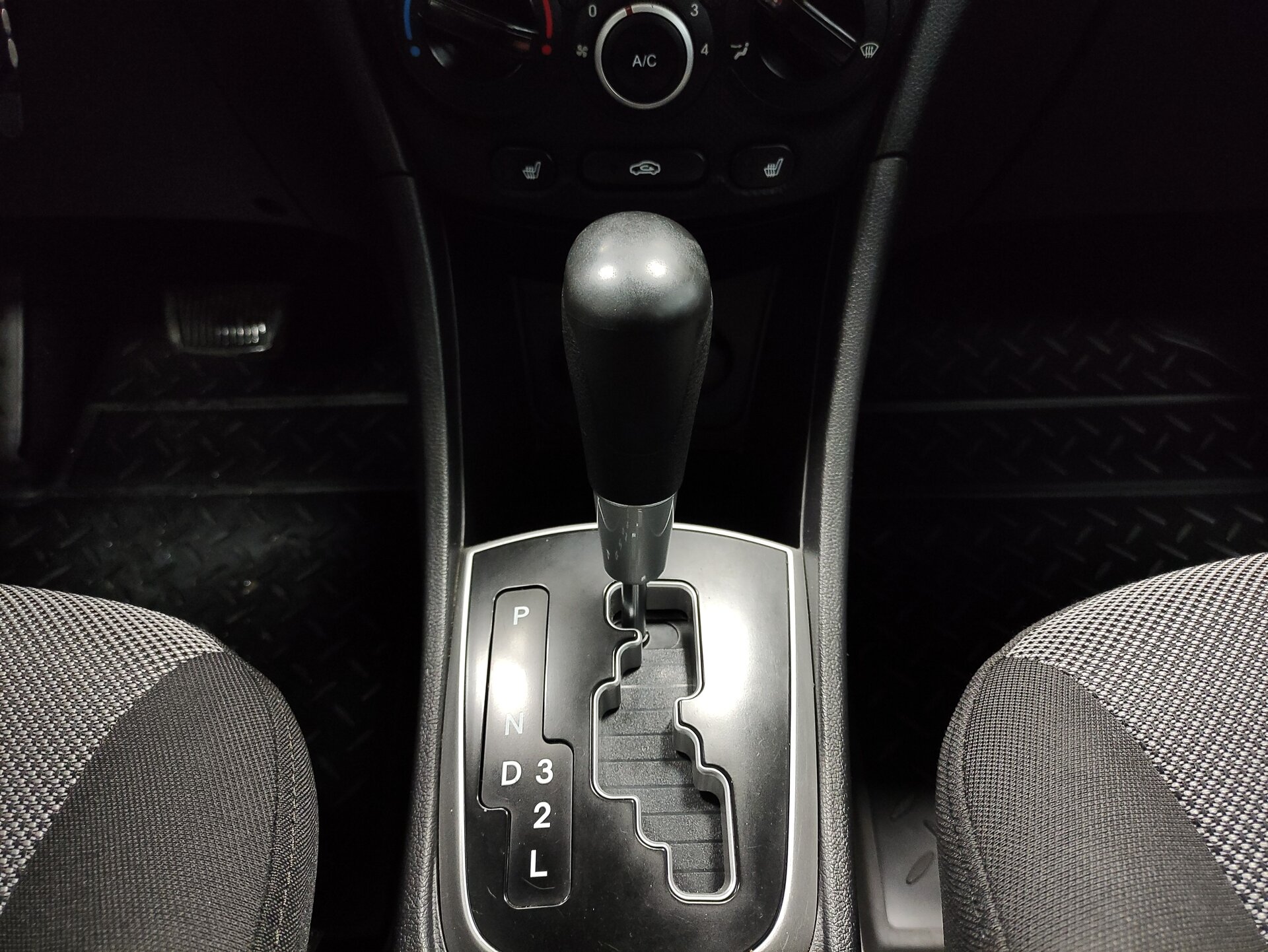 Hyundai Solaris, I 2011