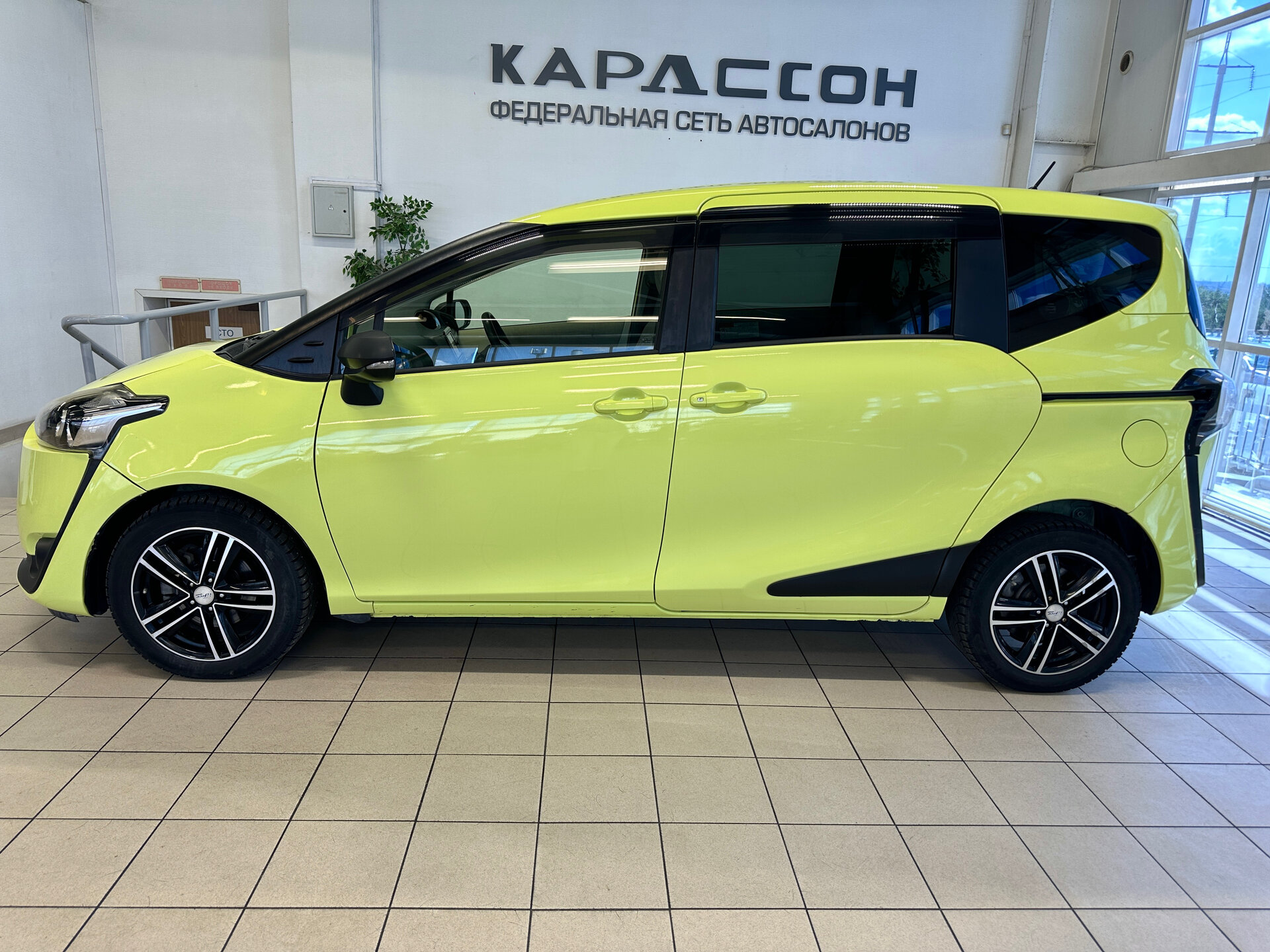 Toyota Sienta, II 2017