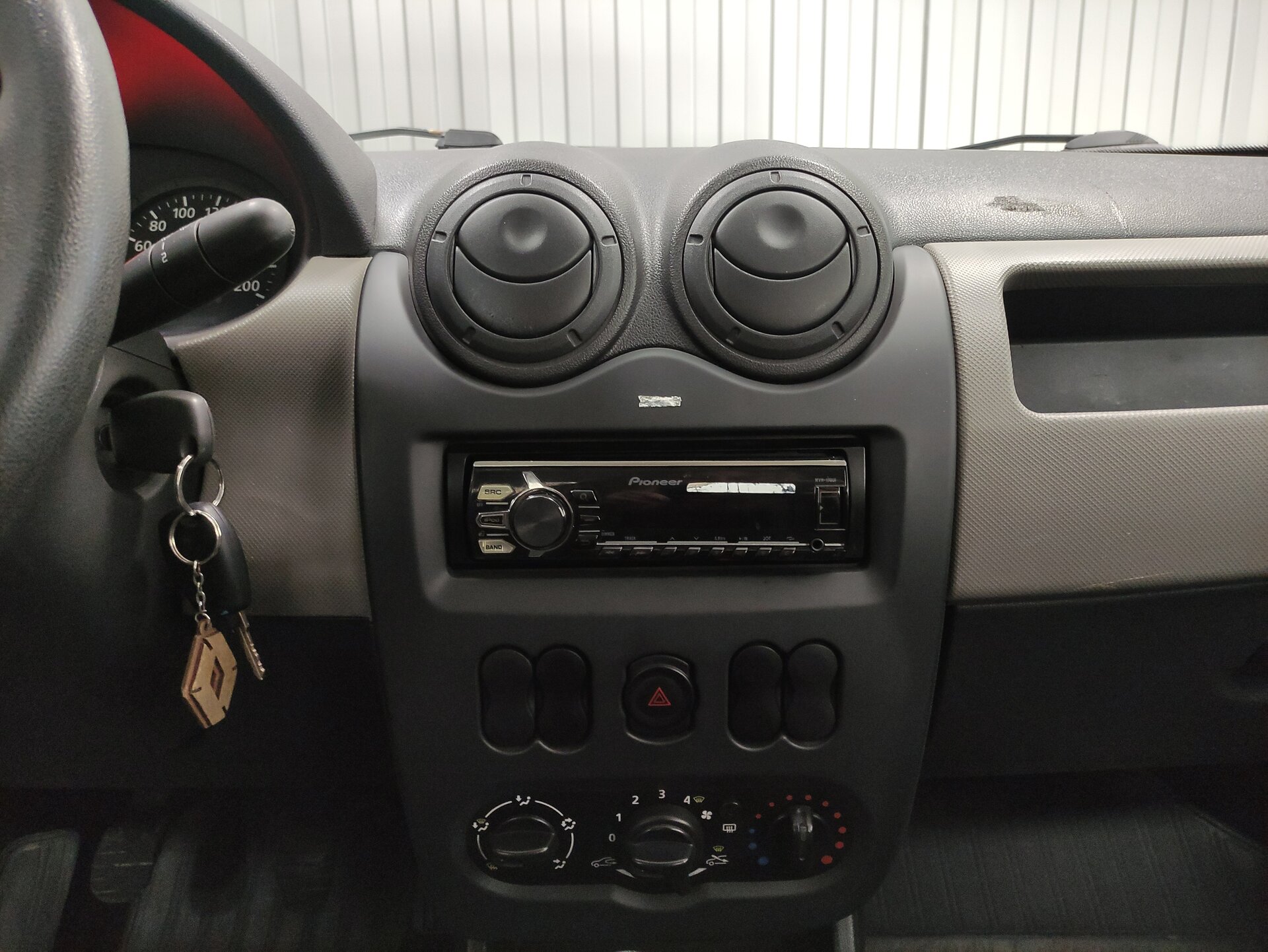 Renault Logan, I Рестайлинг 2014 Renault Logan, I Рестайлинг 2014