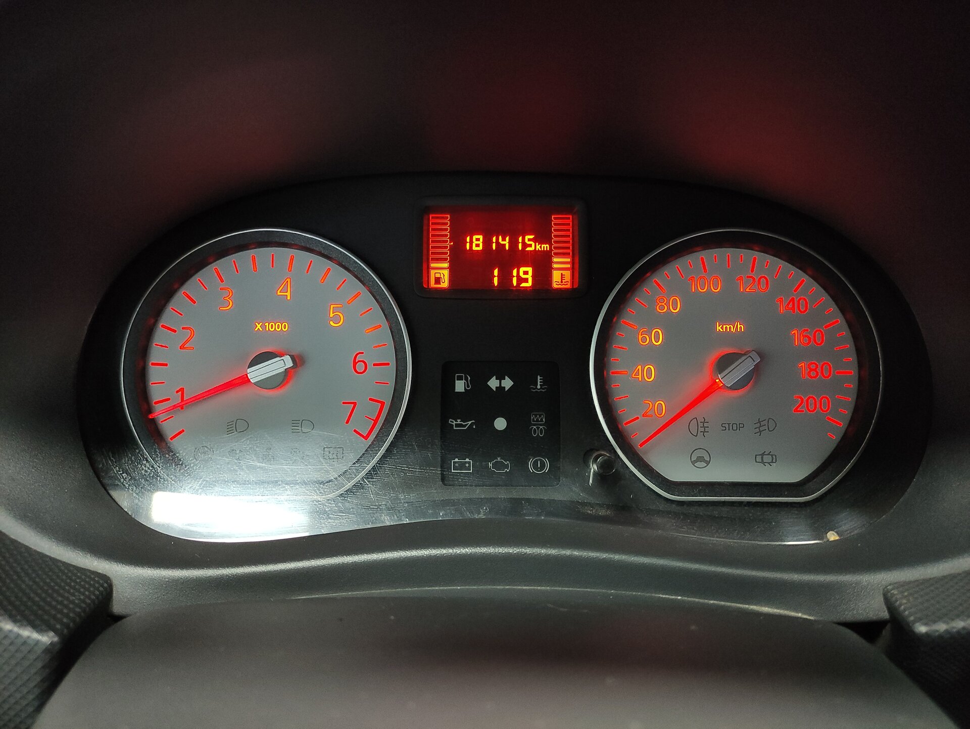 Renault Logan, I Рестайлинг 2011