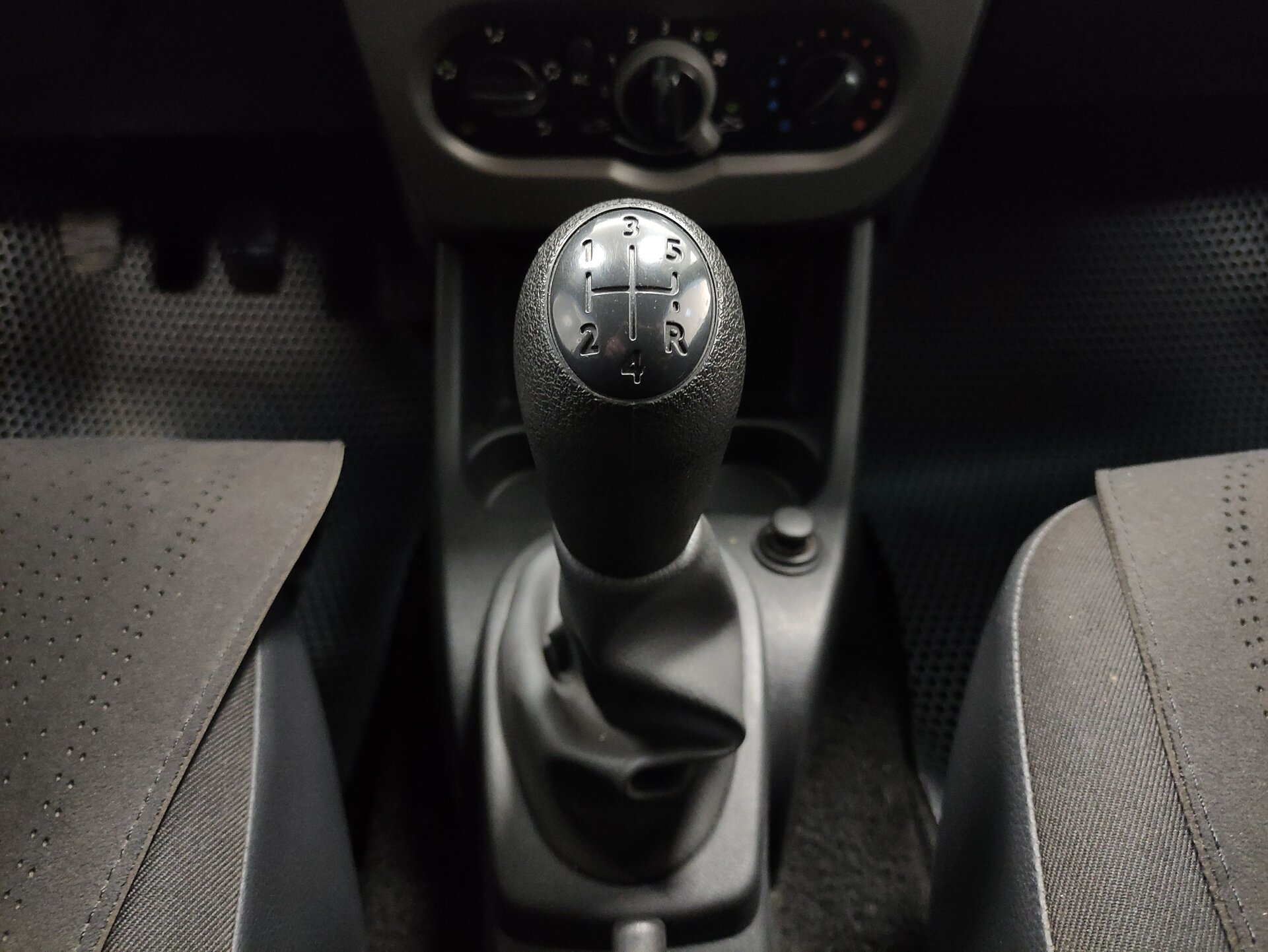Renault Sandero, I 2011