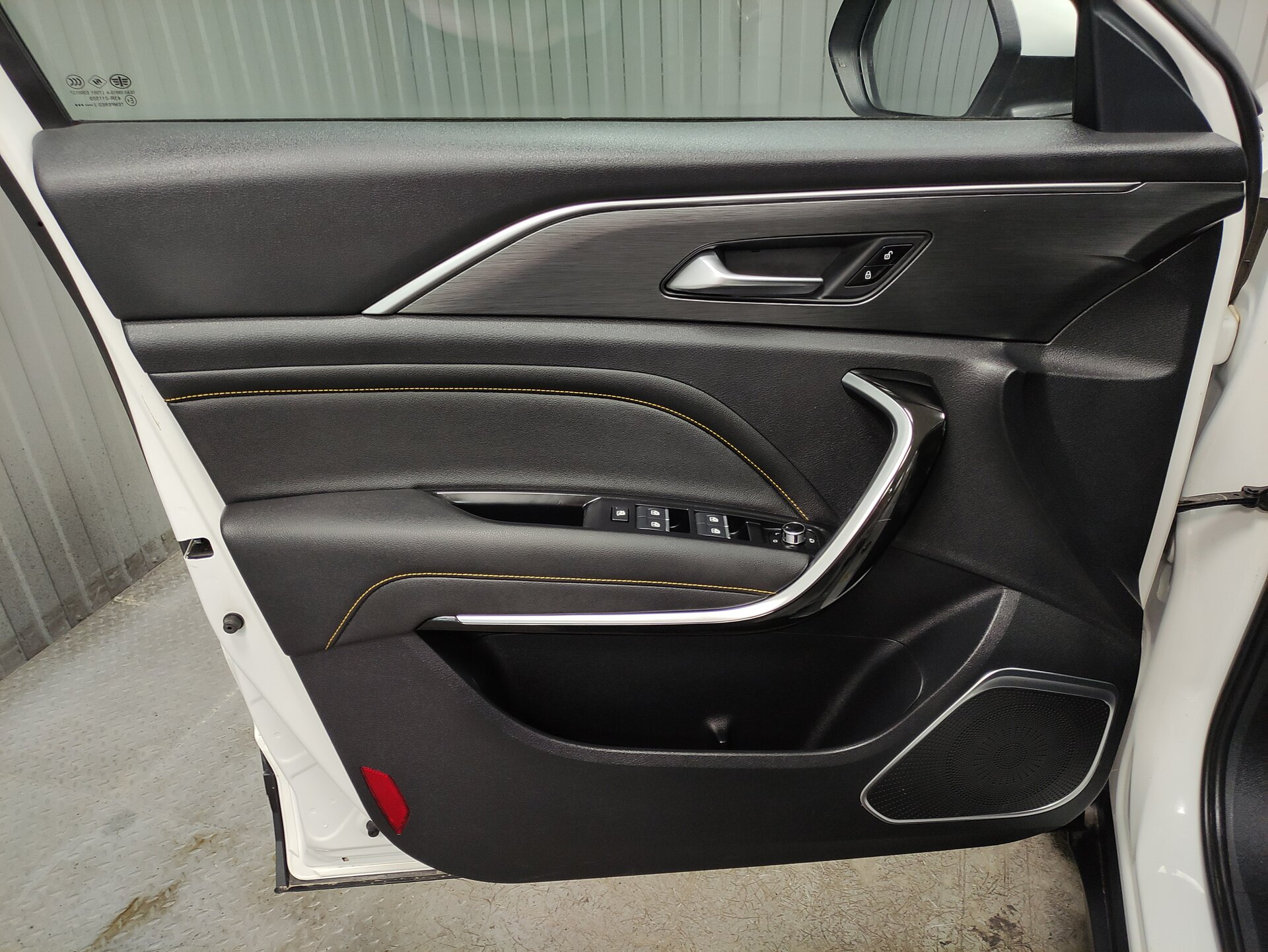 FAW Bestune T77, I 2023