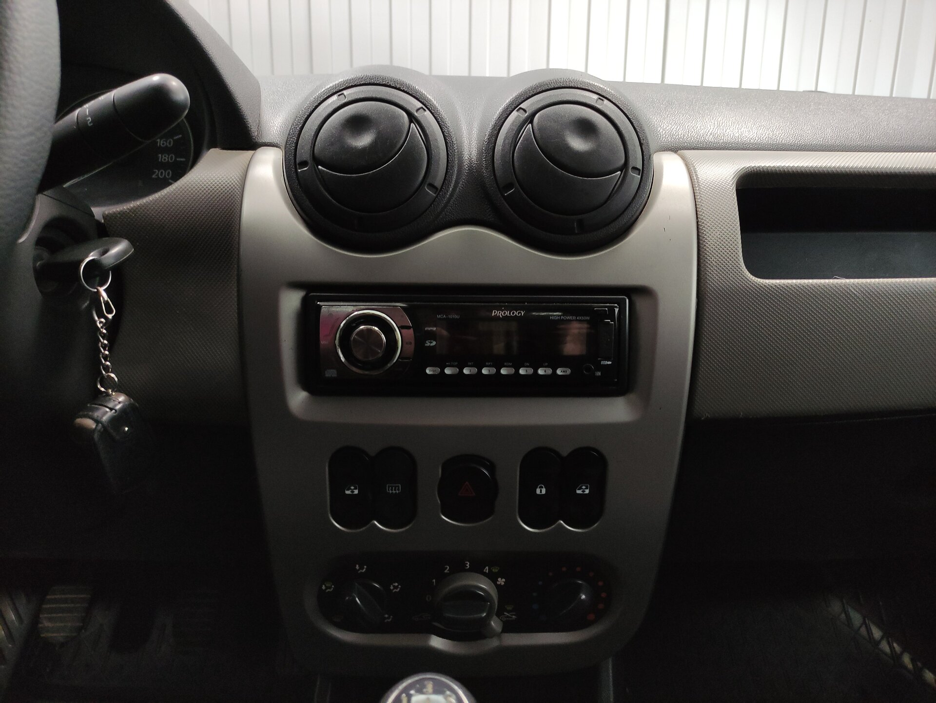 Renault Logan, I Рестайлинг 2010 Renault Logan, I Рестайлинг 2010