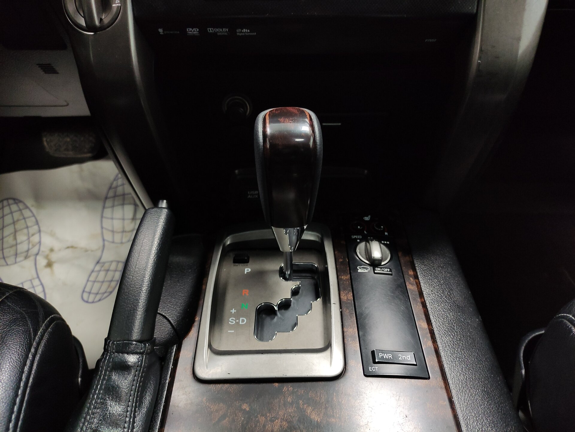 Toyota Land Cruiser, 200 Series 2011