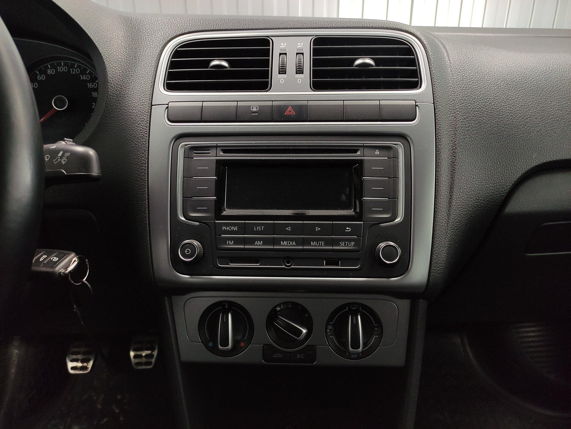 Volkswagen Polo, V Рестайлинг 2016