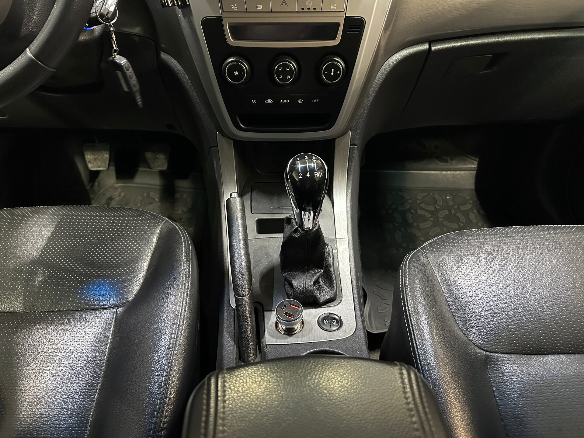Geely Emgrand X7, I 2015