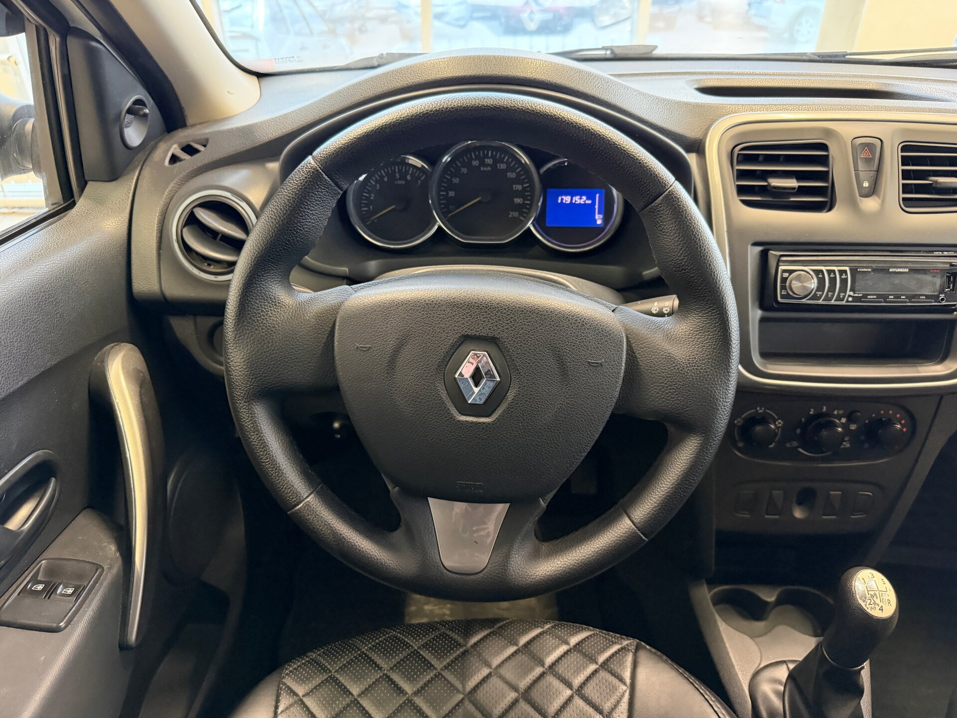 Renault Logan, II 2017