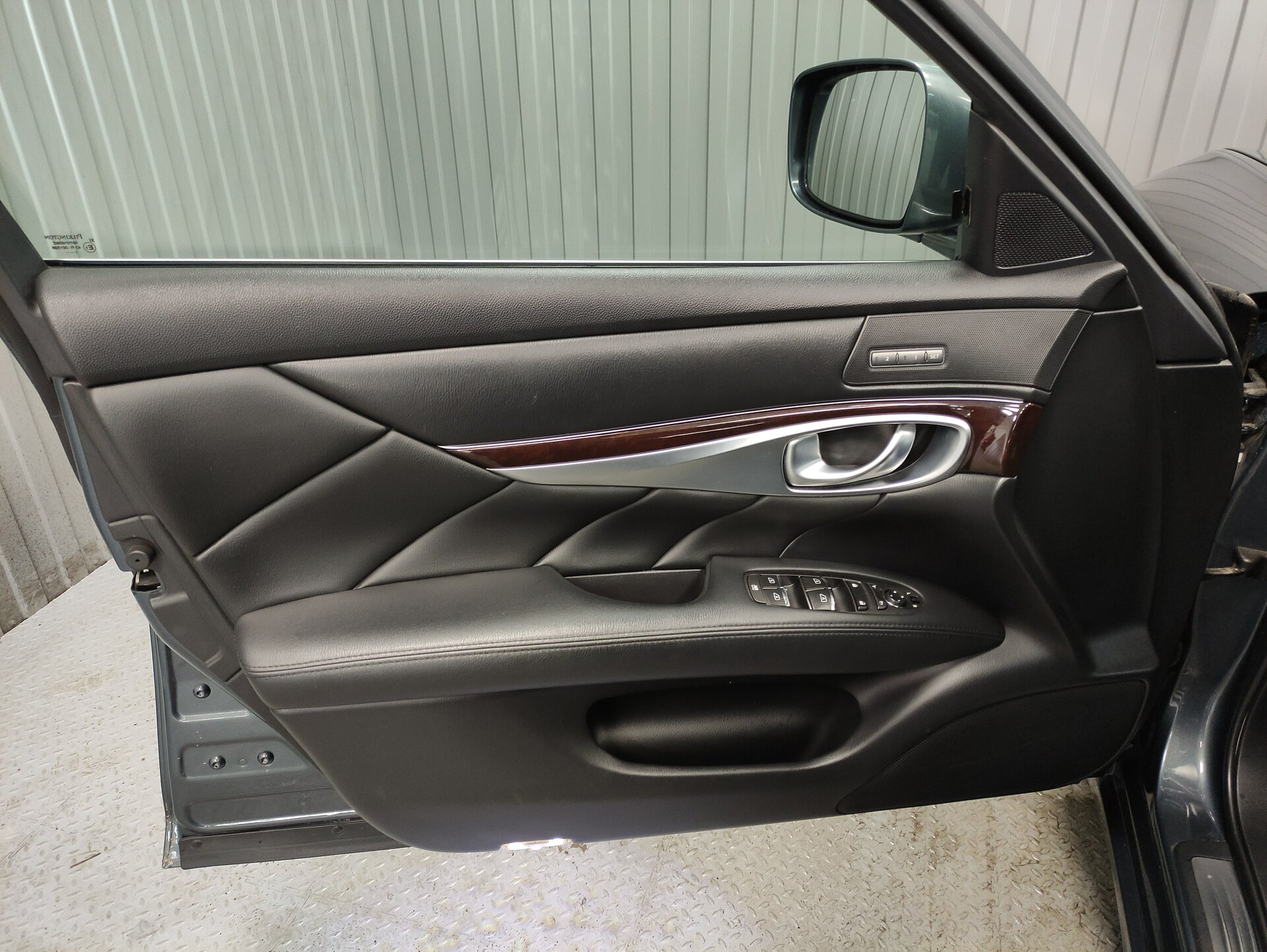 Infiniti M, IV 2012