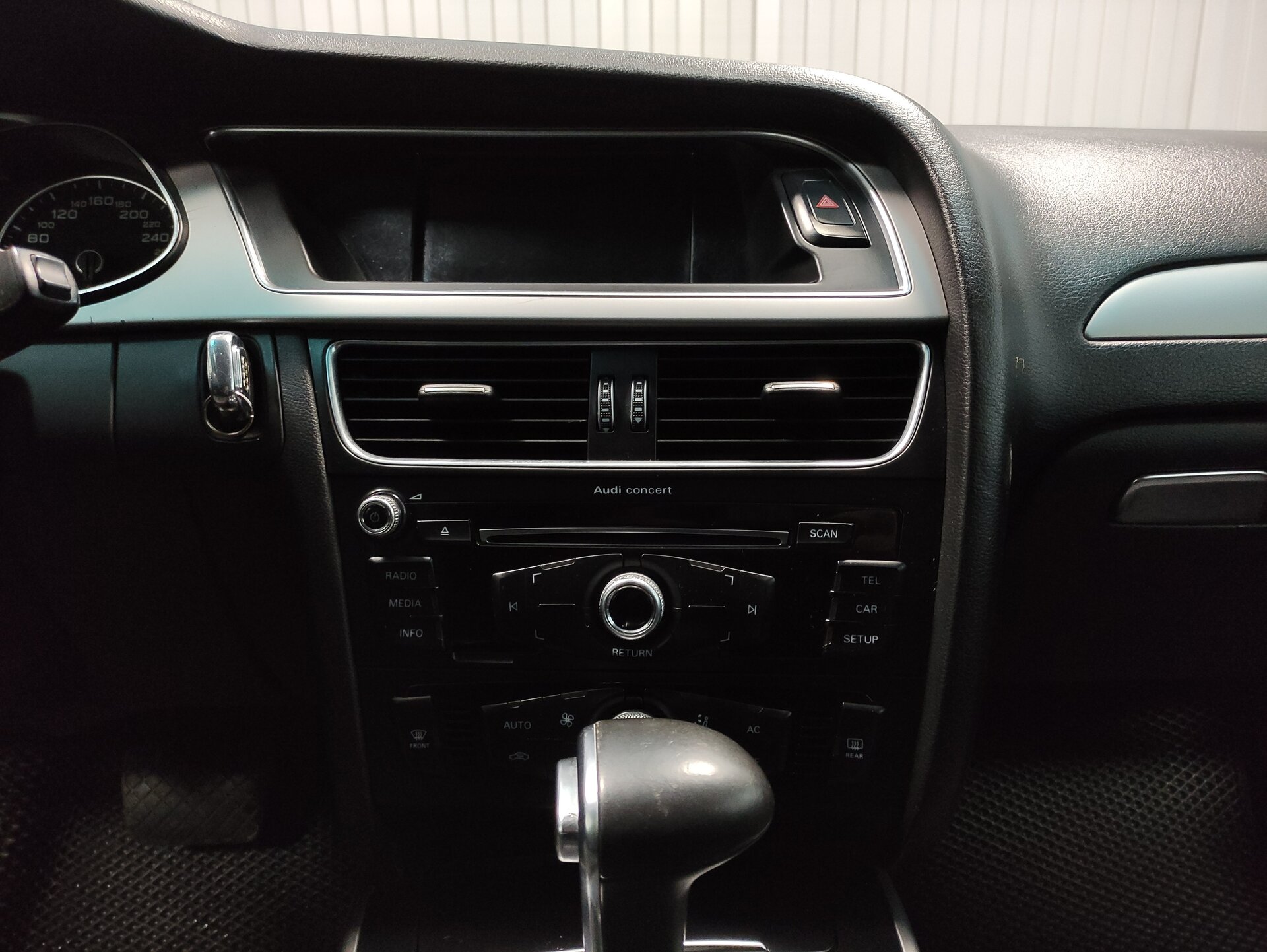 Audi A4, IV (B8) Рестайлинг 2013