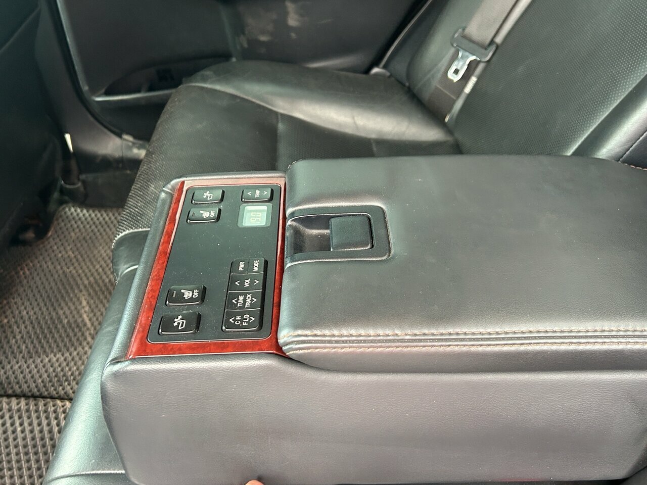Toyota Camry, VII (XV50) 2011