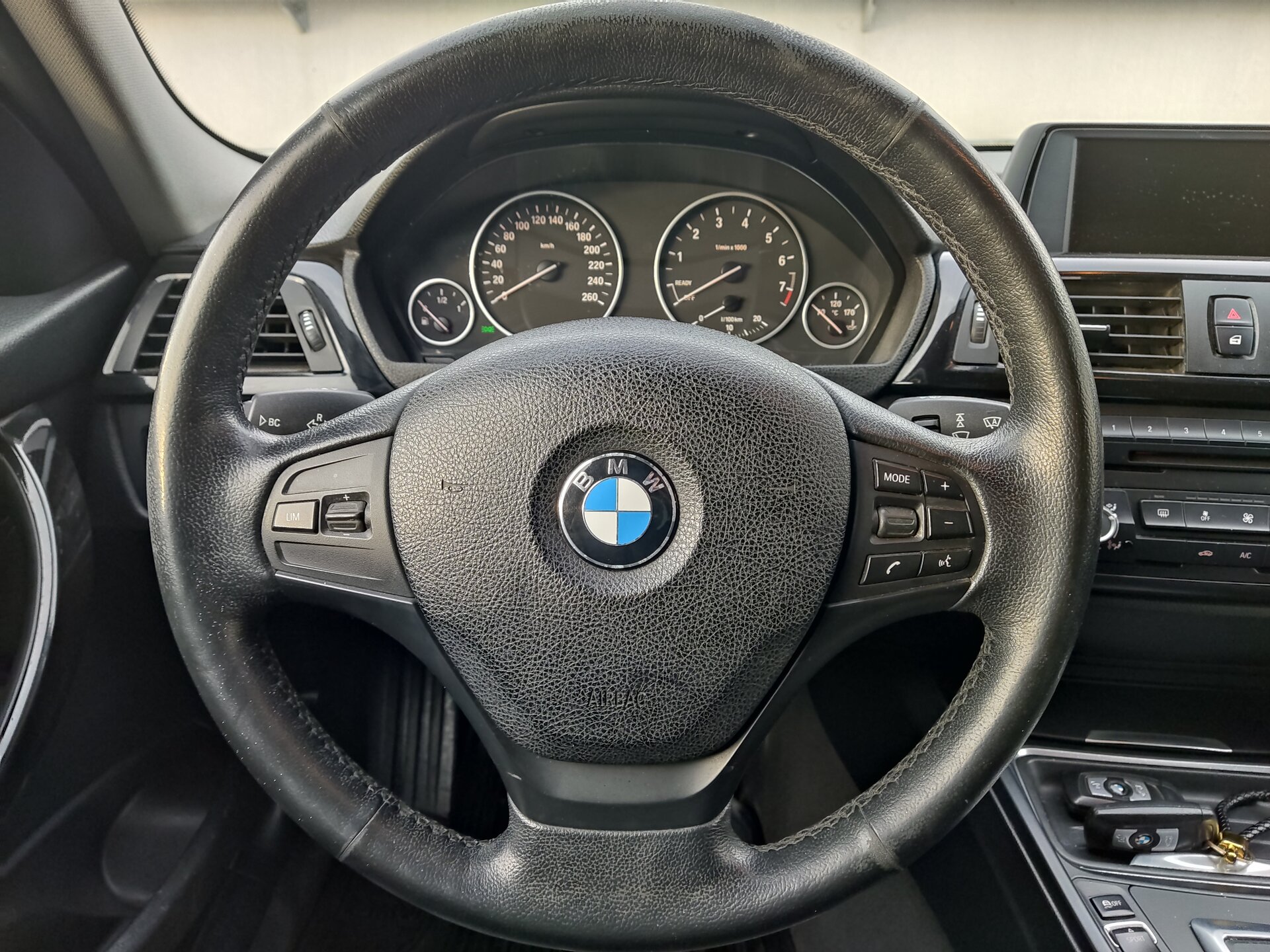 BMW 3 серии, VI (F3x) 2013