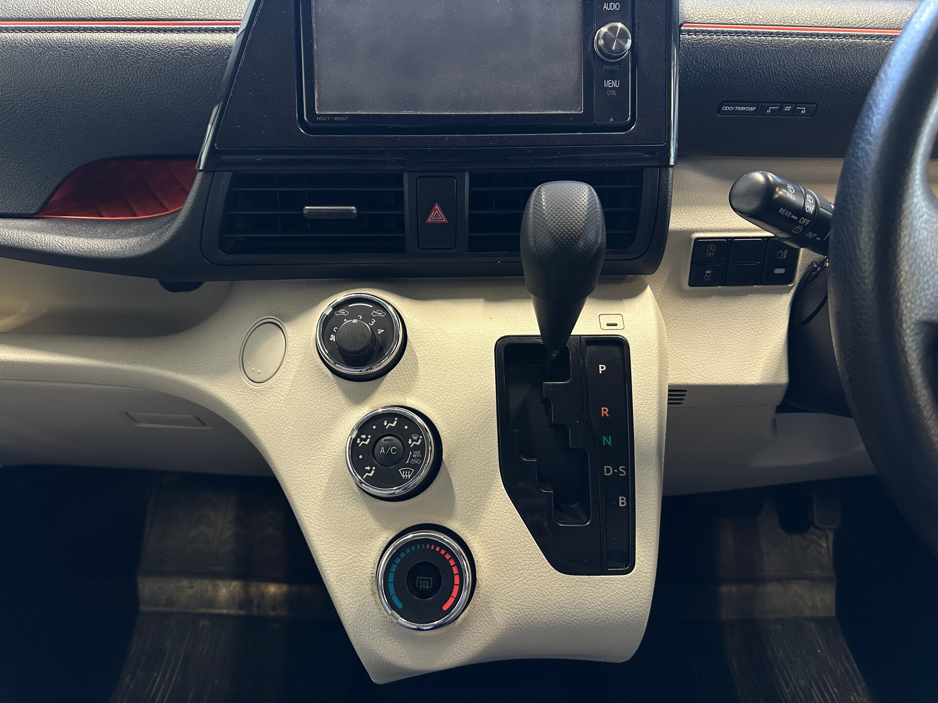 Toyota Sienta, II 2017