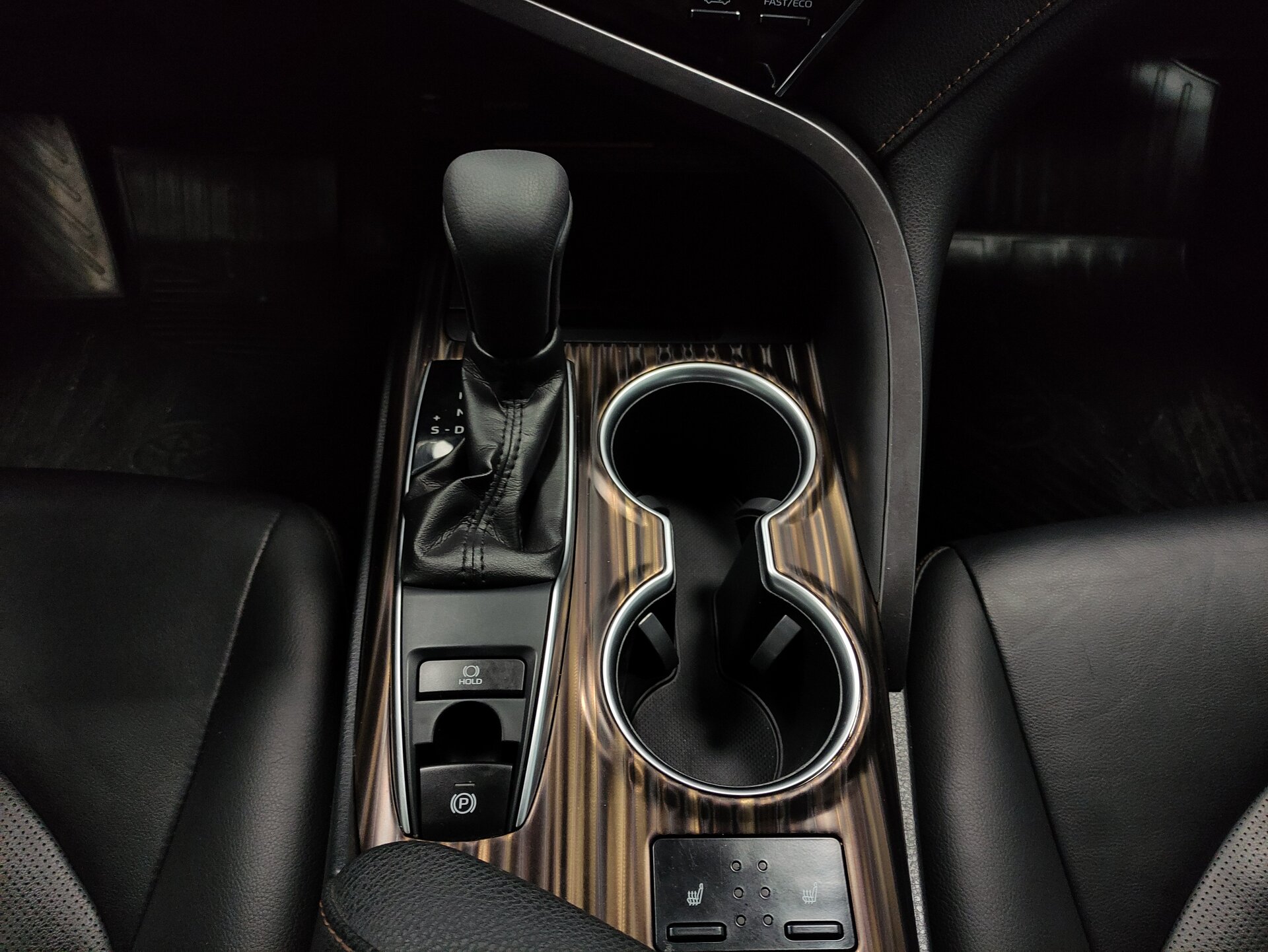 Toyota Camry, VIII (XV70) 2019