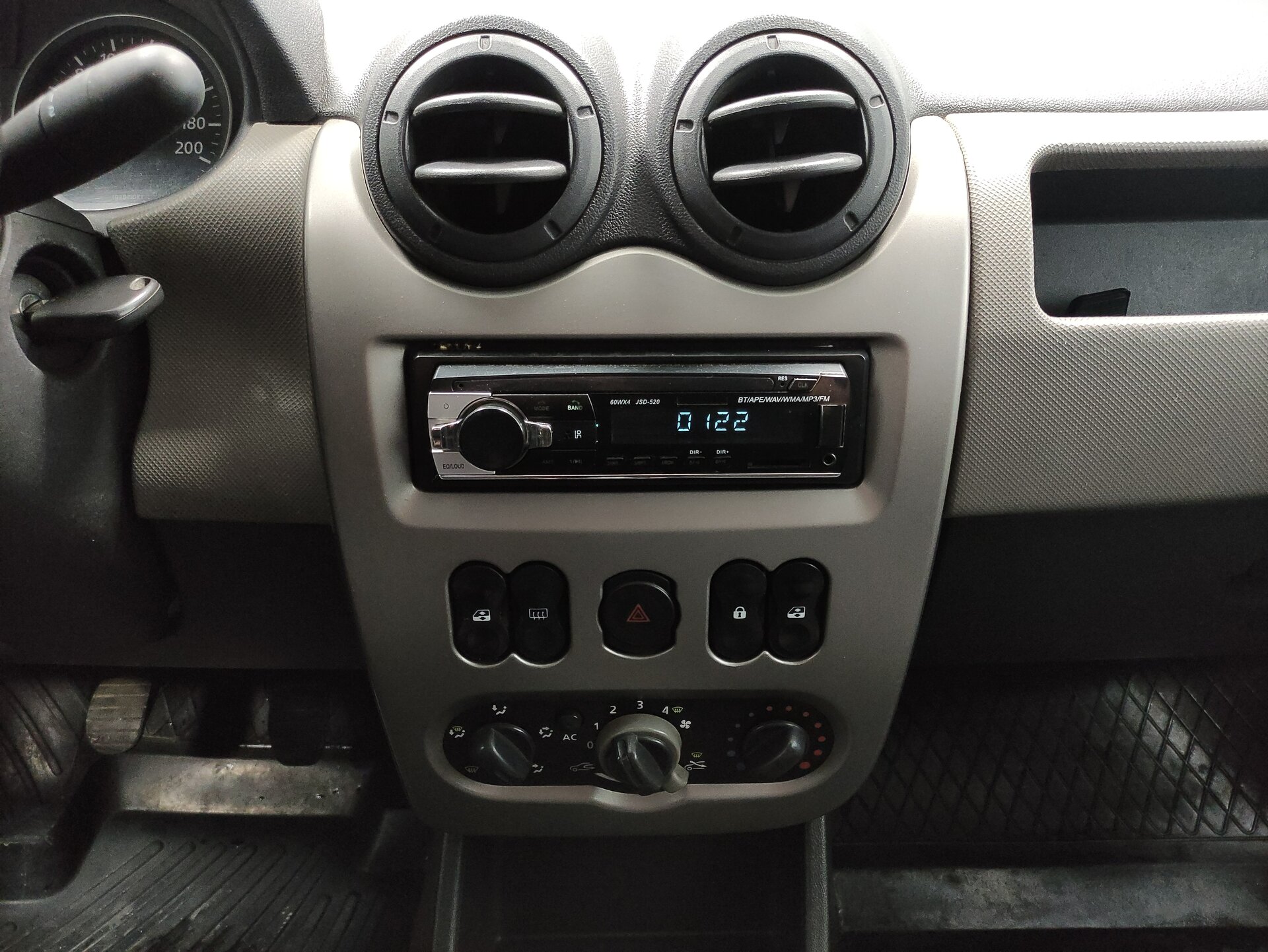 Renault Logan, I Рестайлинг 2010