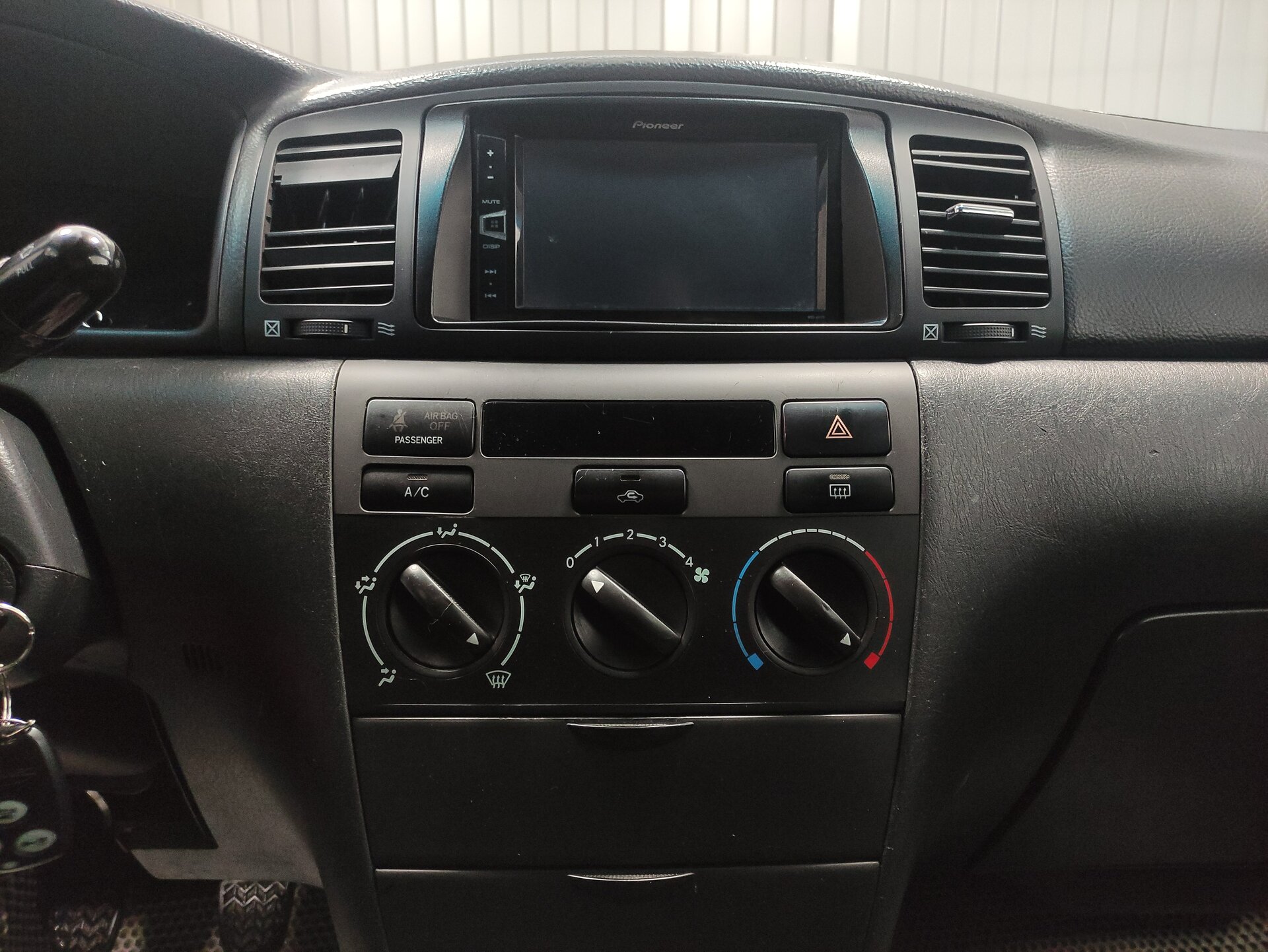 Toyota Corolla, IX (E120, E130) Рестайлинг 2005 Toyota Corolla, IX (E120, E130) Рестайлинг 2005