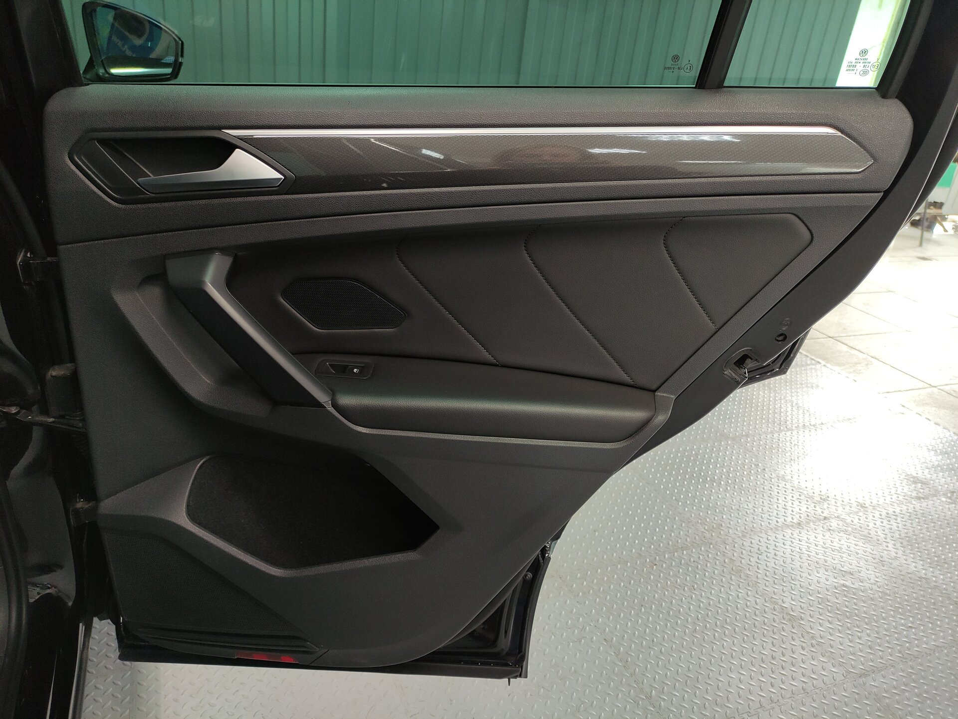 Volkswagen Tiguan, II 2018