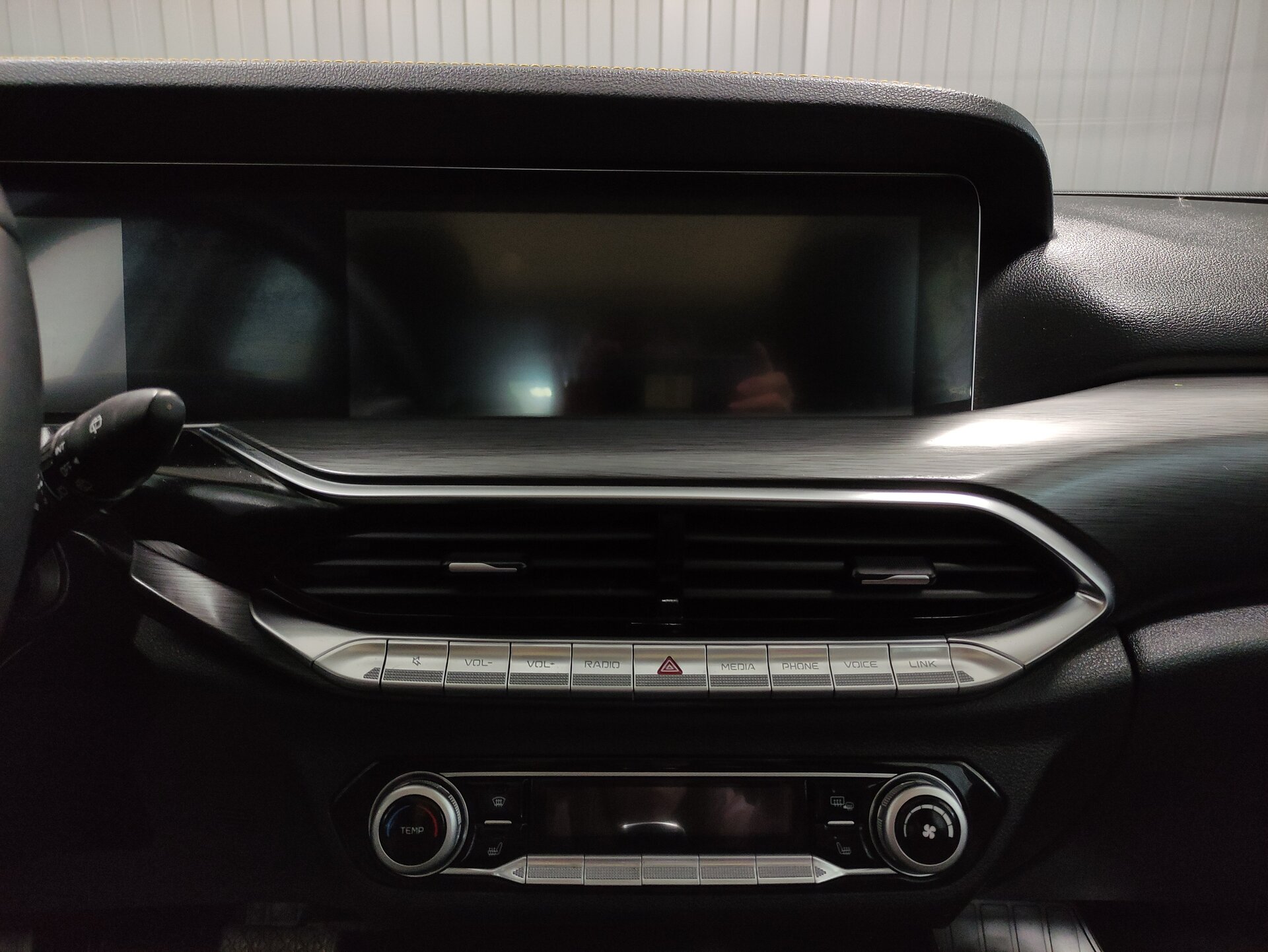 FAW Bestune T77, I 2023