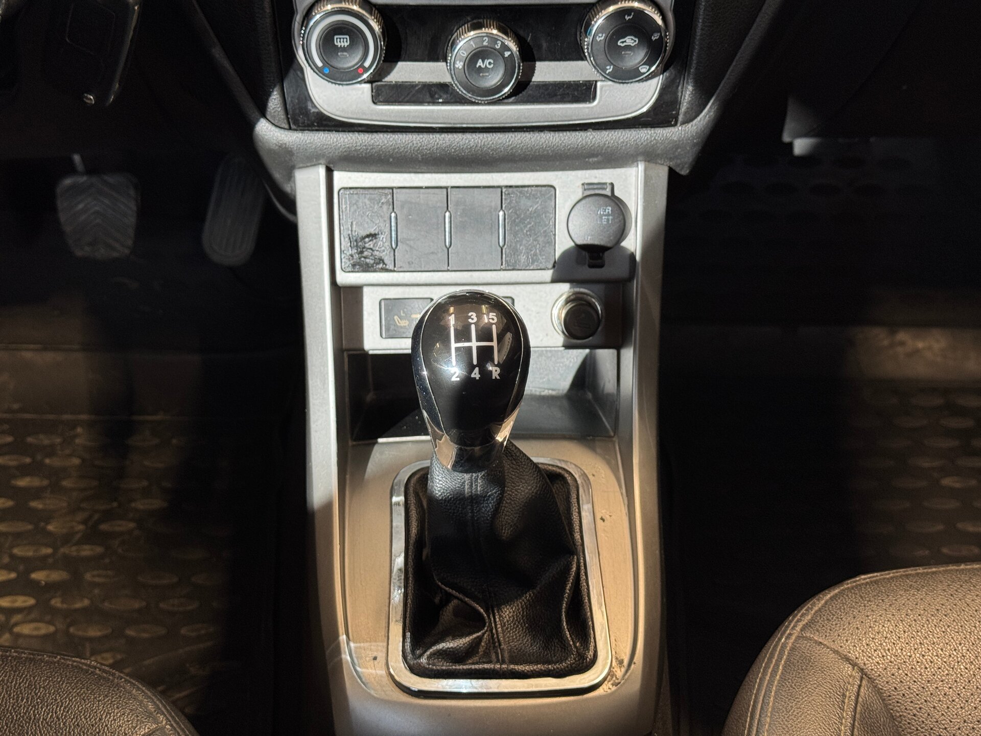 Geely Emgrand EC7, I 2013