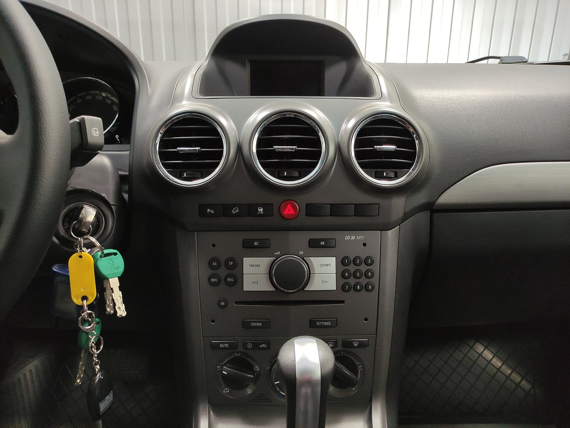 Opel Antara, I 2011