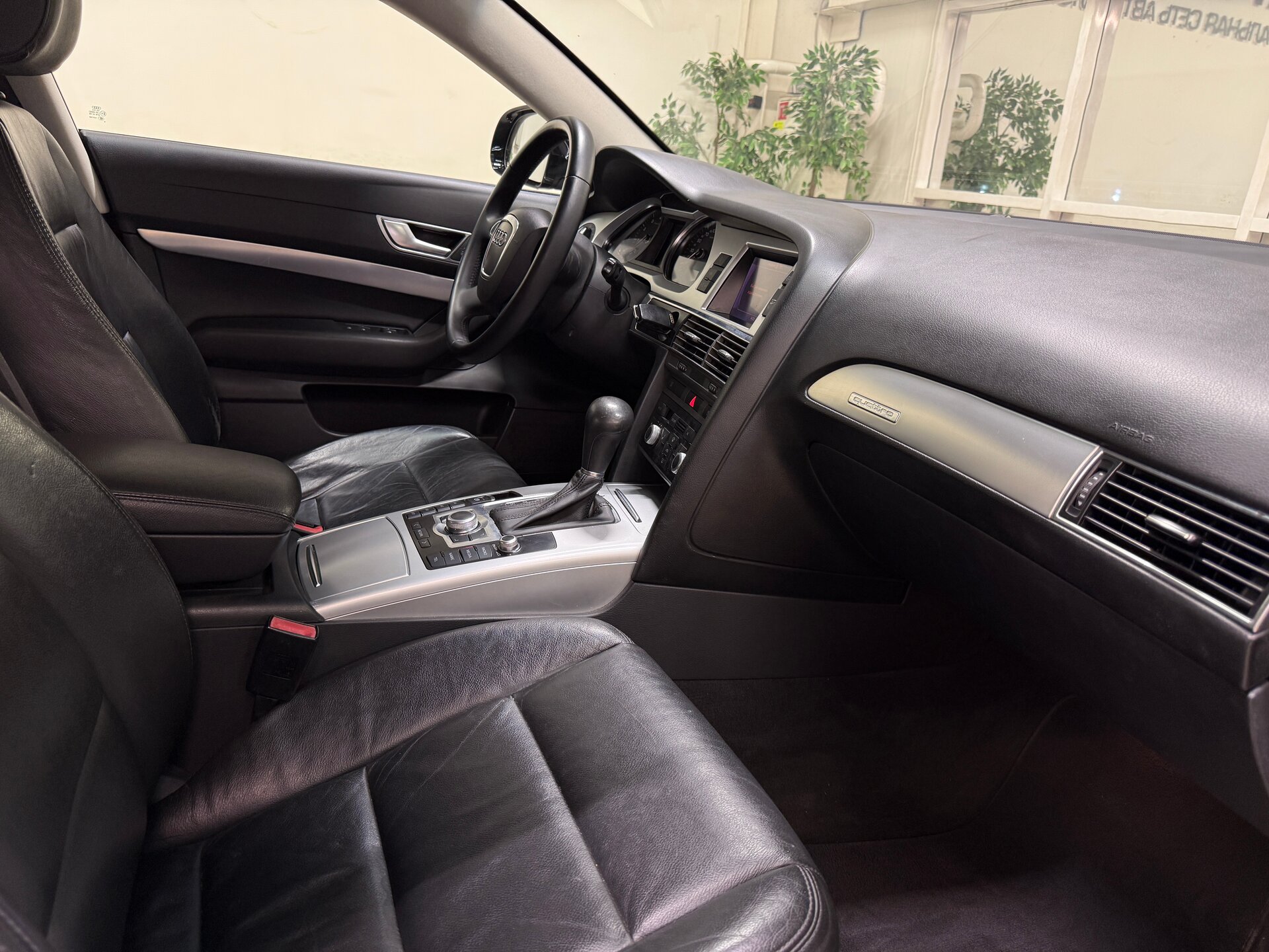 Audi A6, III (C6) Рестайлинг 2010 Audi A6, III (C6) Рестайлинг 2010