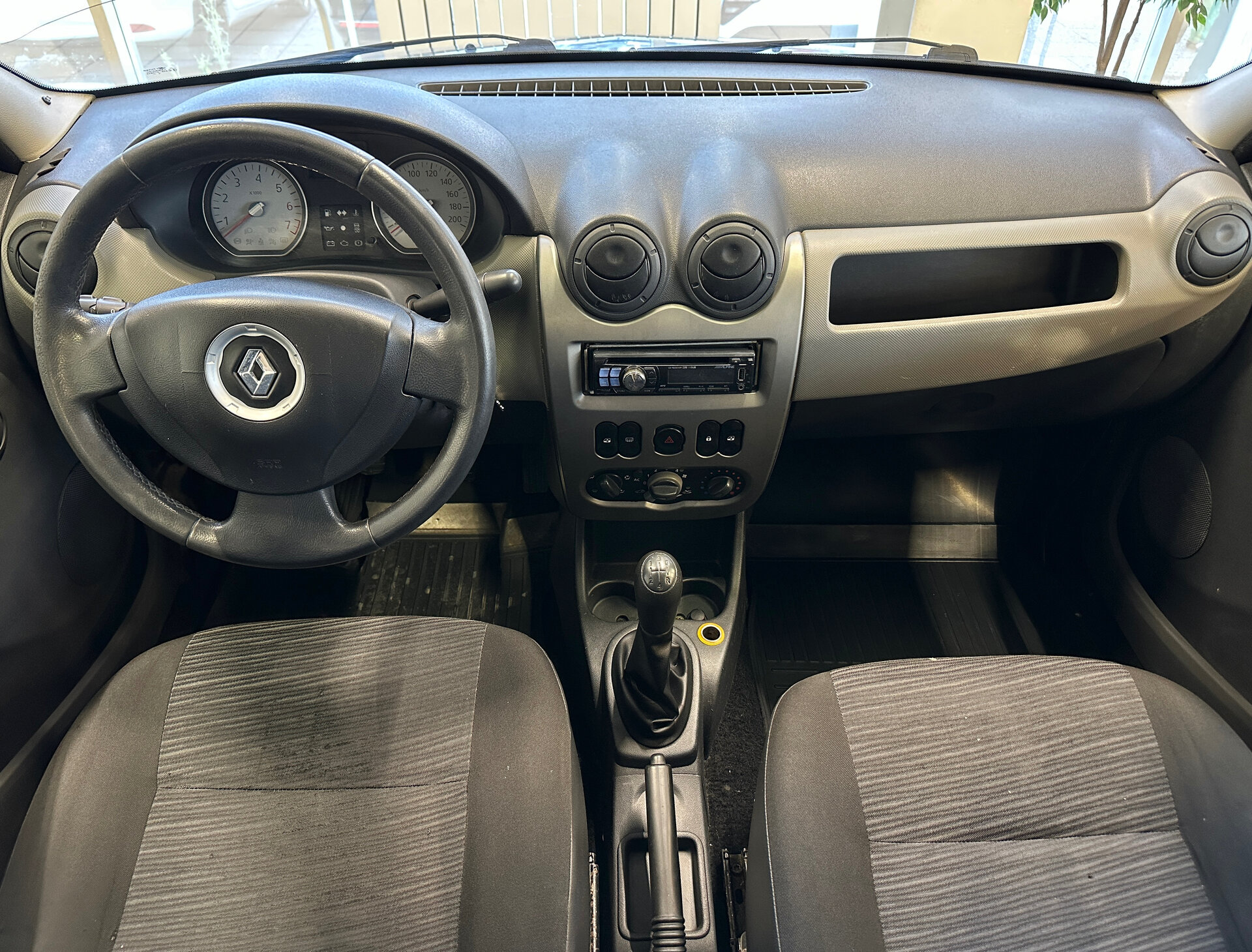 Renault Logan, I Рестайлинг 2010
