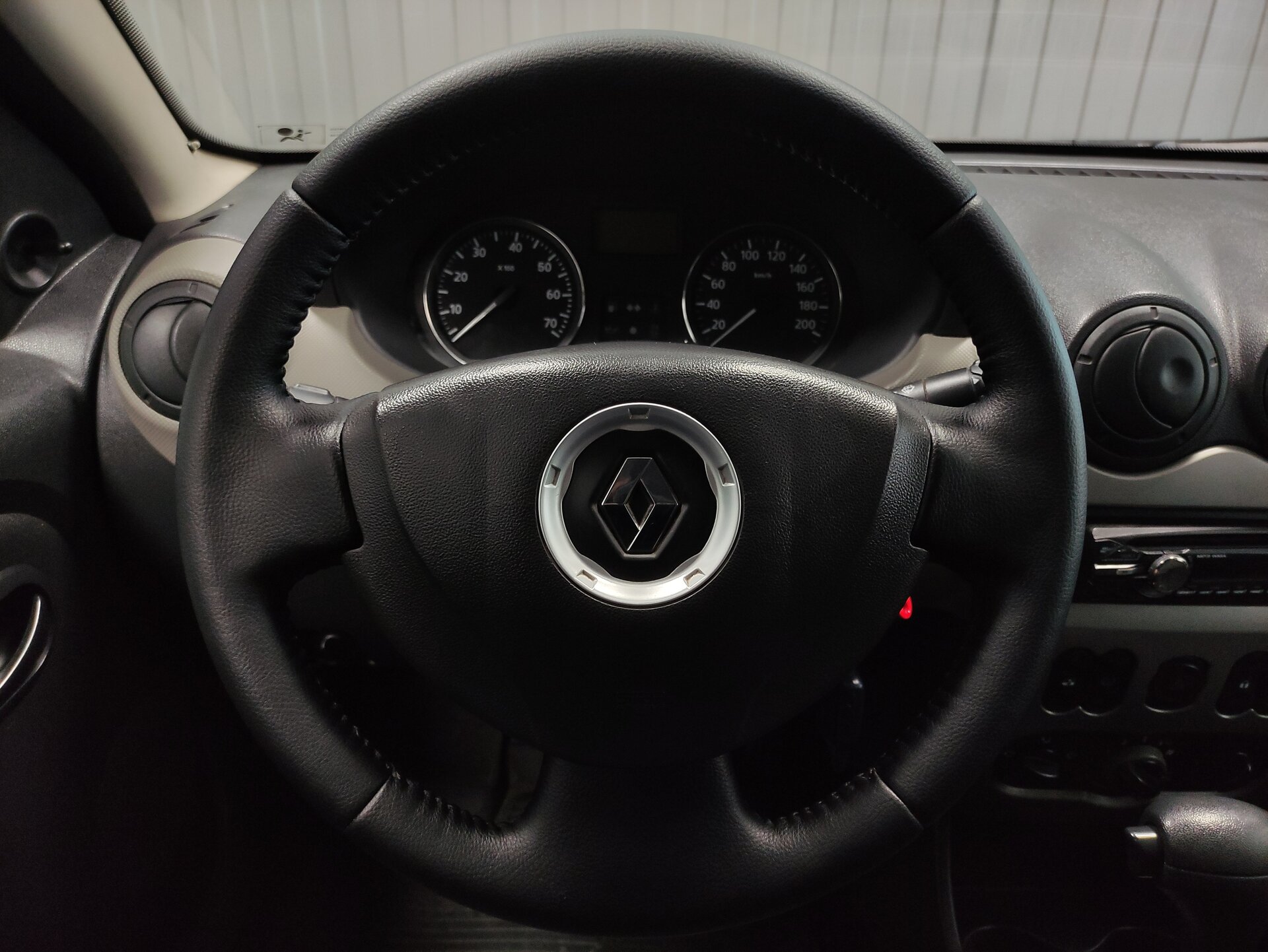 Renault Sandero, I 2011
