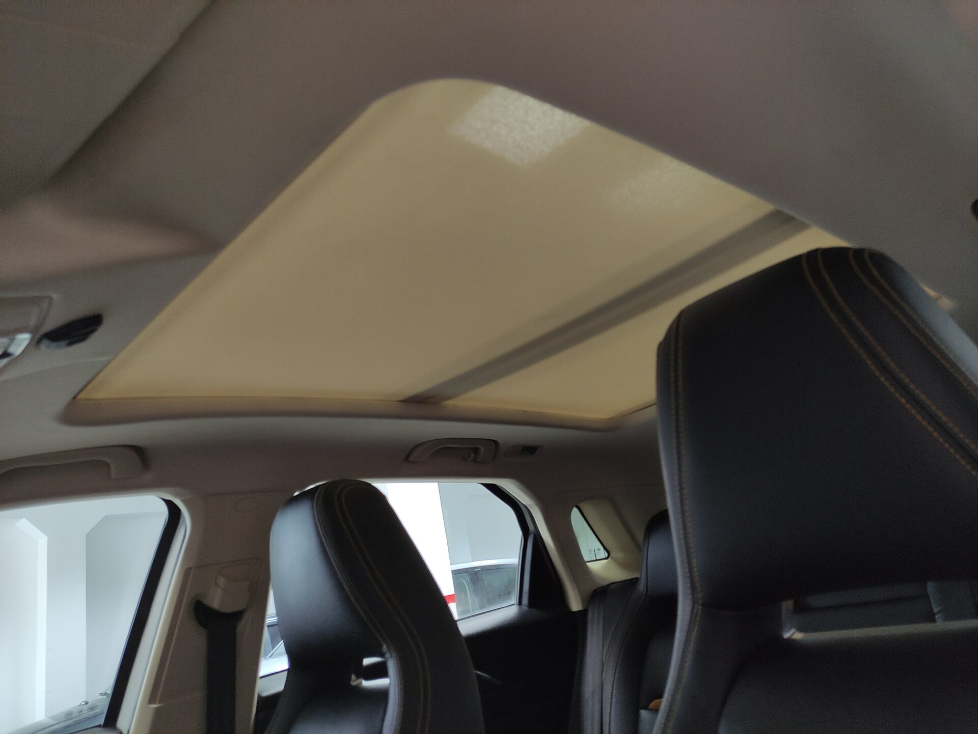 FAW Bestune T77, I 2023