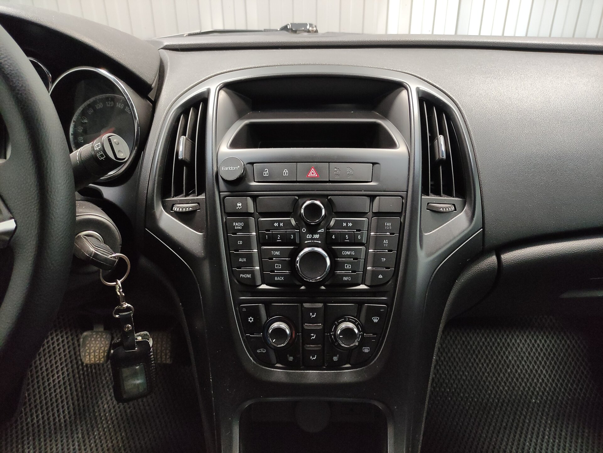 Opel Astra, J 2011