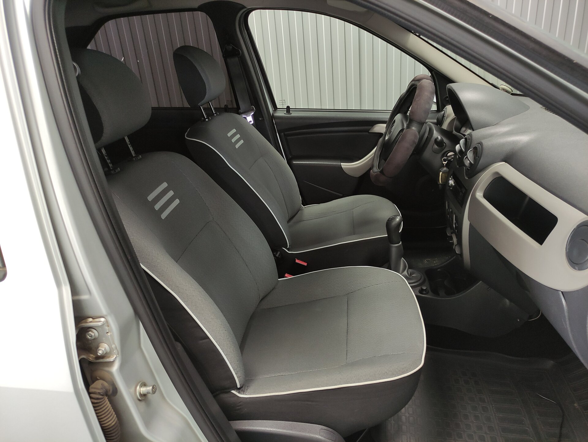 Renault Logan, I Рестайлинг 2012