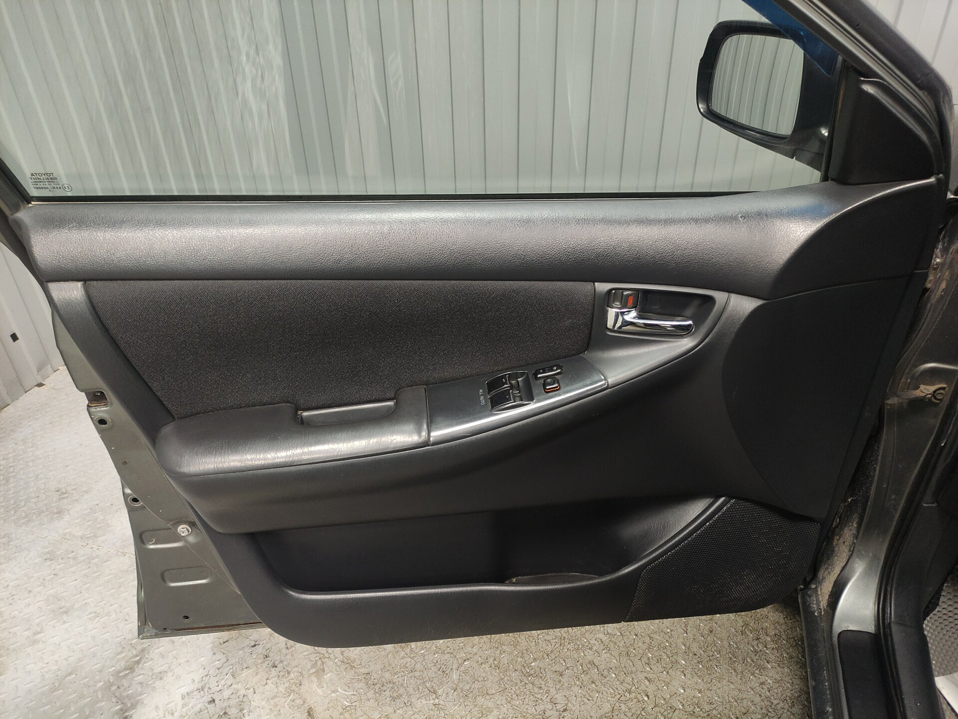 Toyota Corolla, IX (E120, E130) Рестайлинг 2005 Toyota Corolla, IX (E120, E130) Рестайлинг 2005