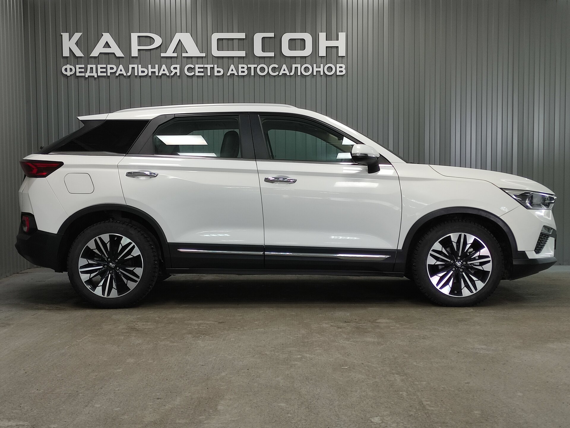 FAW Bestune T77, I 2023