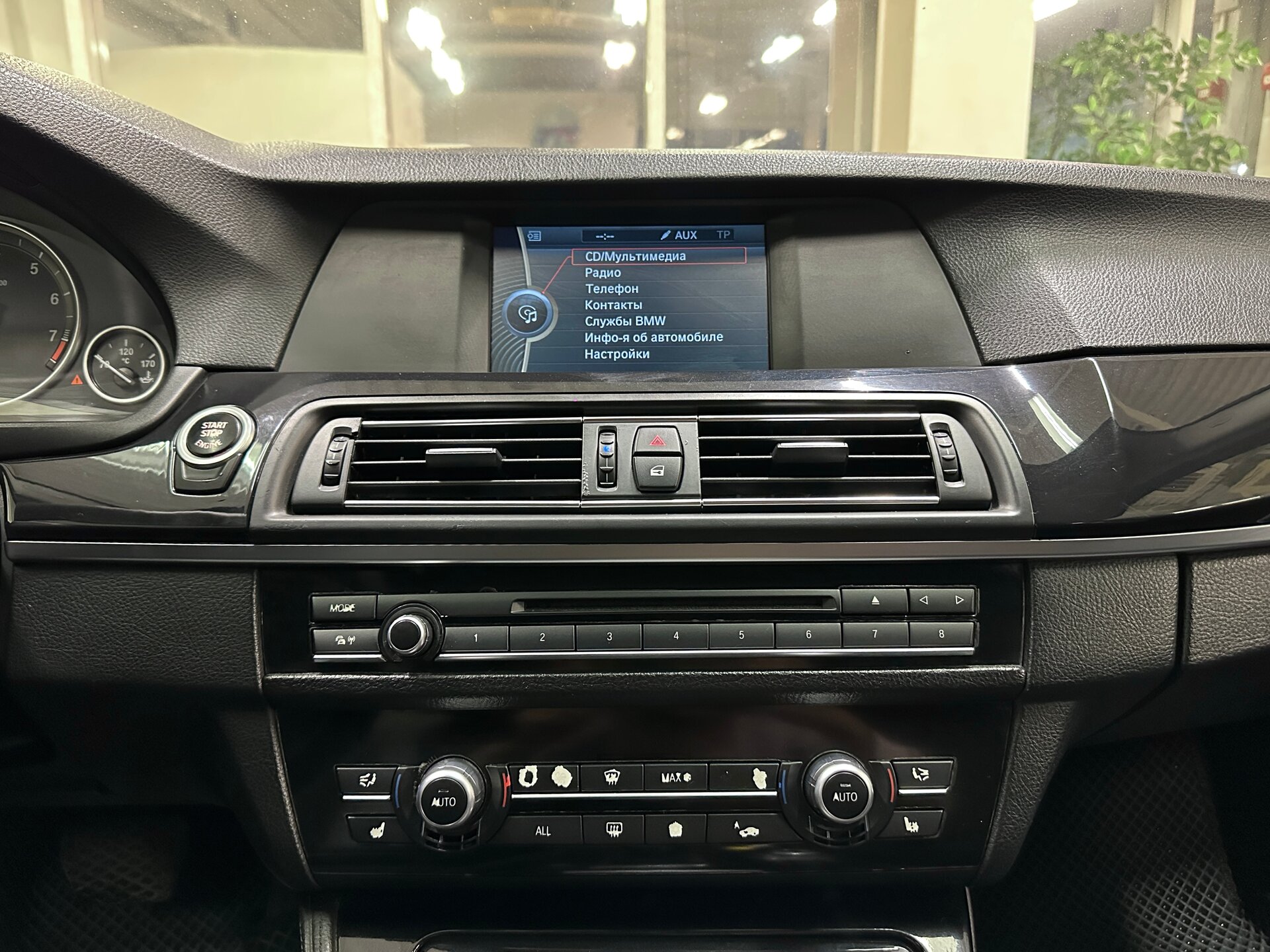 BMW 5 серии, VI (F10/F11/F07) 2010 BMW 5 серии, VI (F10/F11/F07) 2010