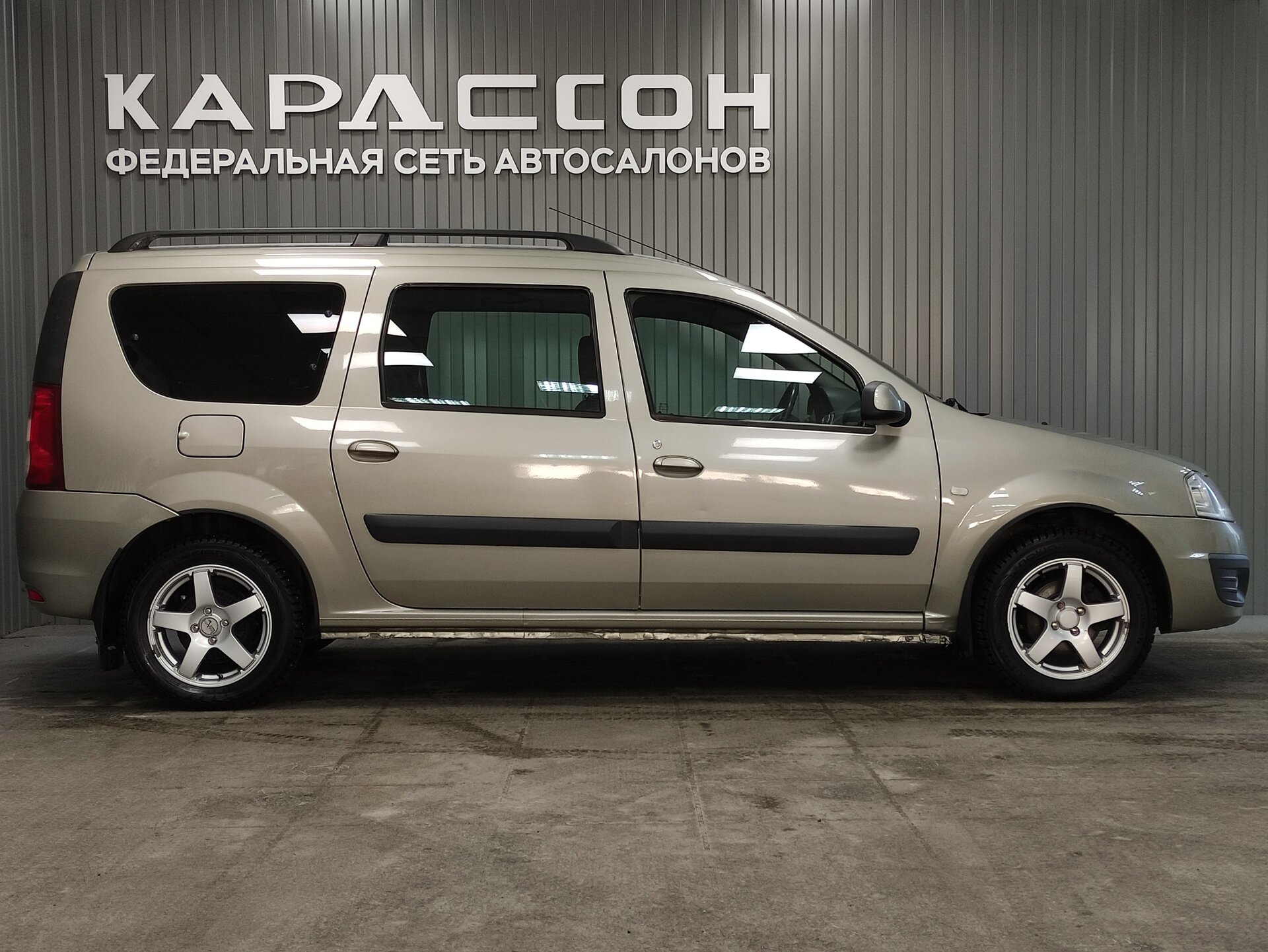 Lada (ВАЗ) Largus, I 2013