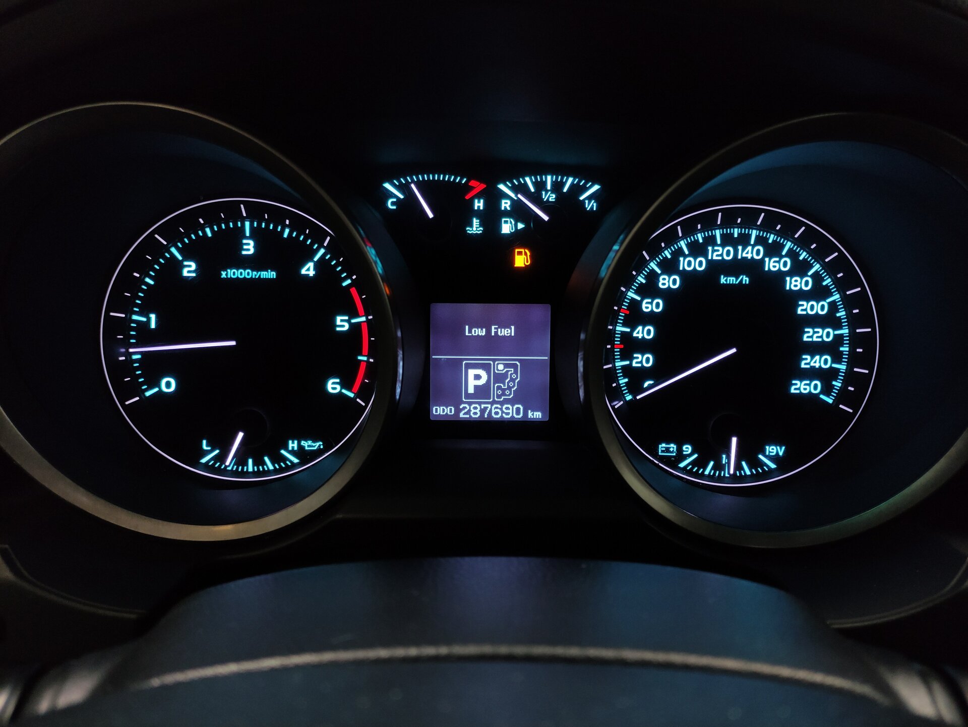 Toyota Land Cruiser, 200 Series 2011