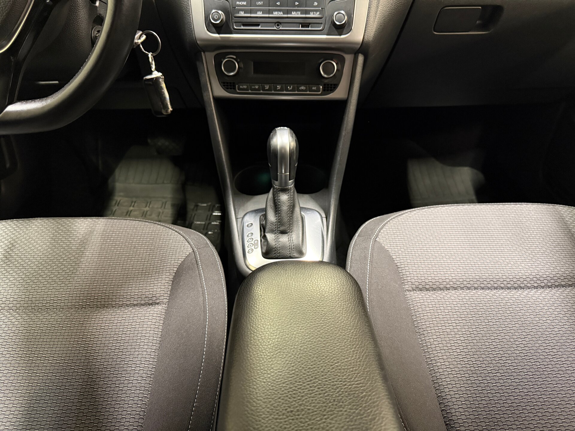 Volkswagen Polo, V Рестайлинг 2016