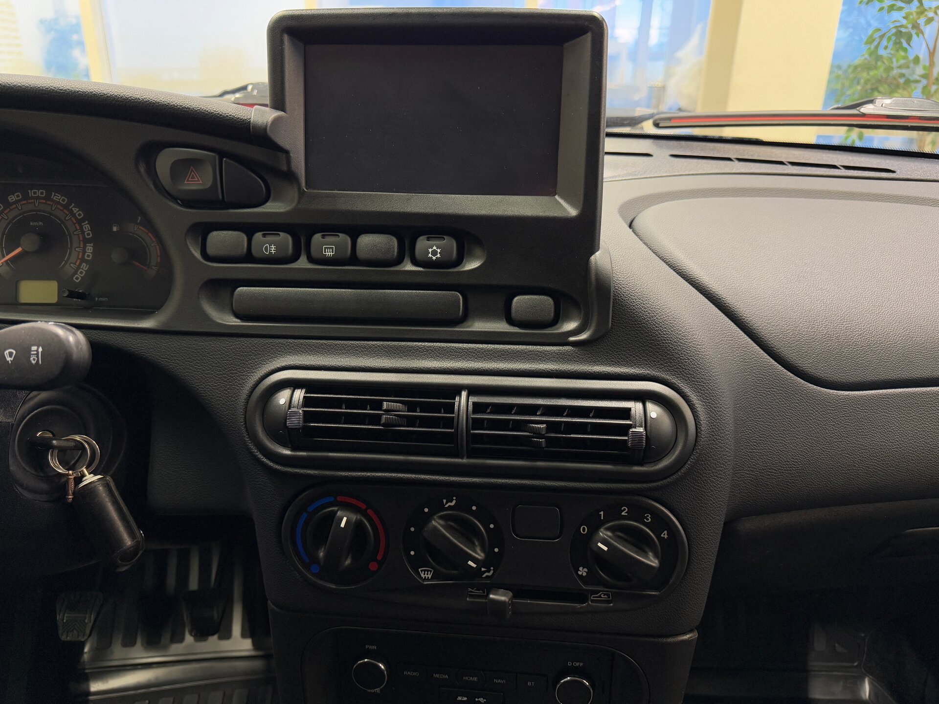Lada (ВАЗ) Niva Travel, I 2023