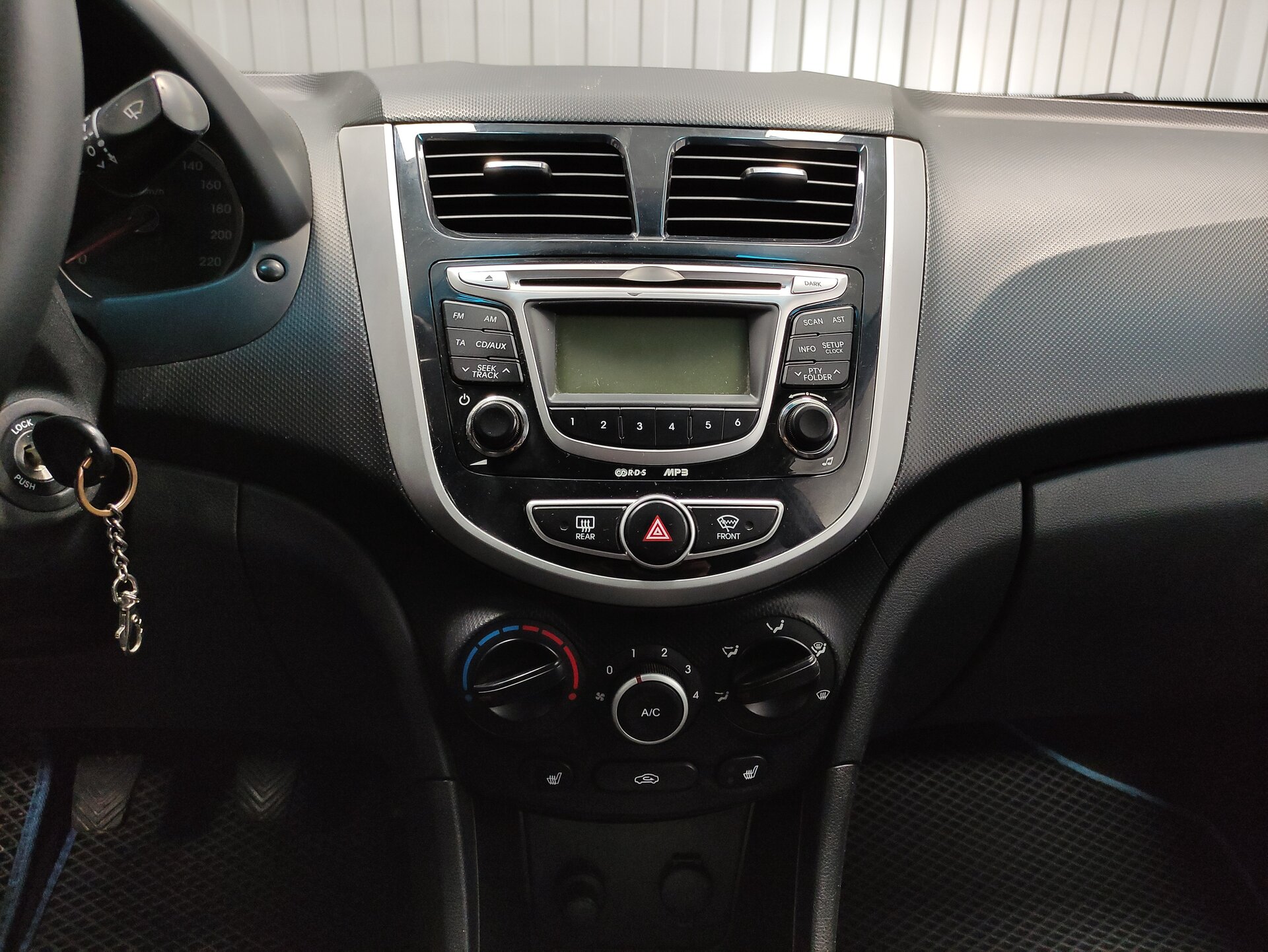 Hyundai Solaris, I 2012