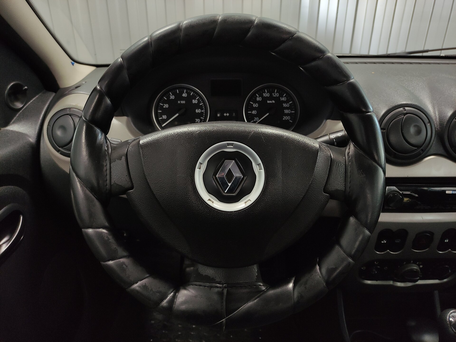 Renault Logan, I Рестайлинг 2010