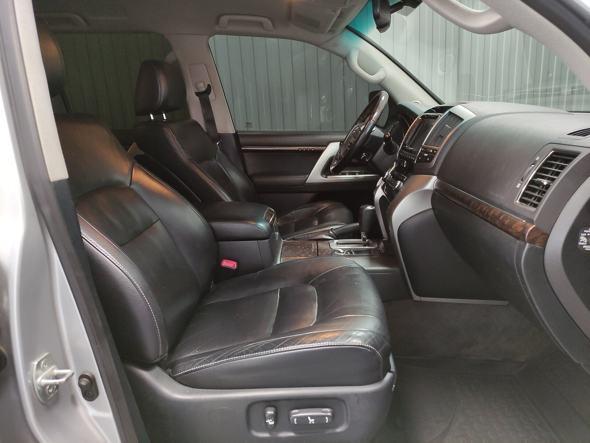 Toyota Land Cruiser, 200 Series Рестайлинг 1 2013 Toyota Land Cruiser, 200 Series Рестайлинг 1 2013