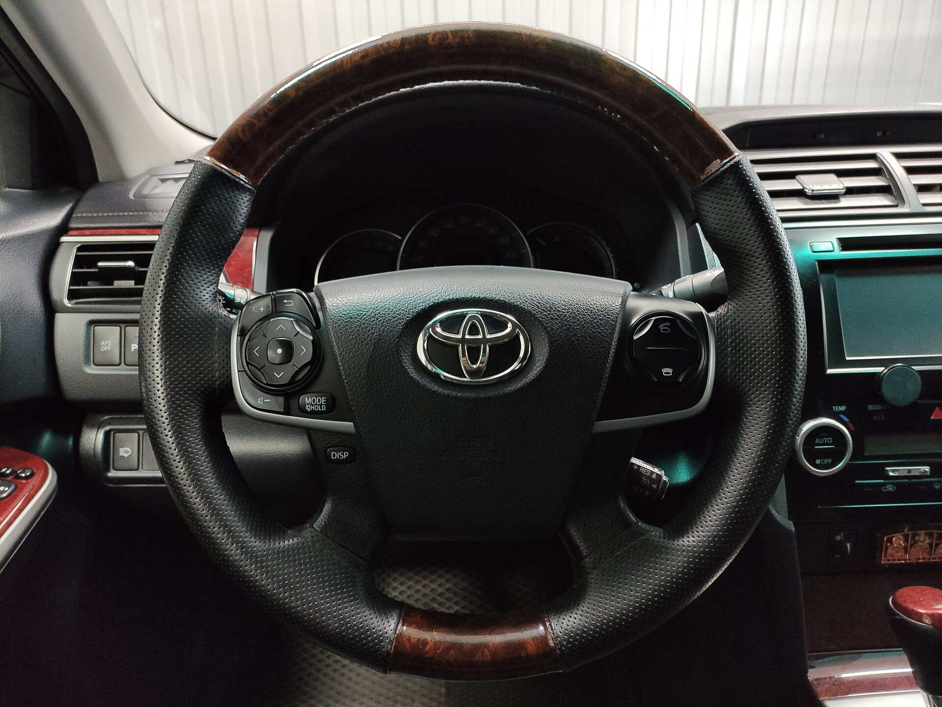Toyota Camry, VII (XV50) 2011