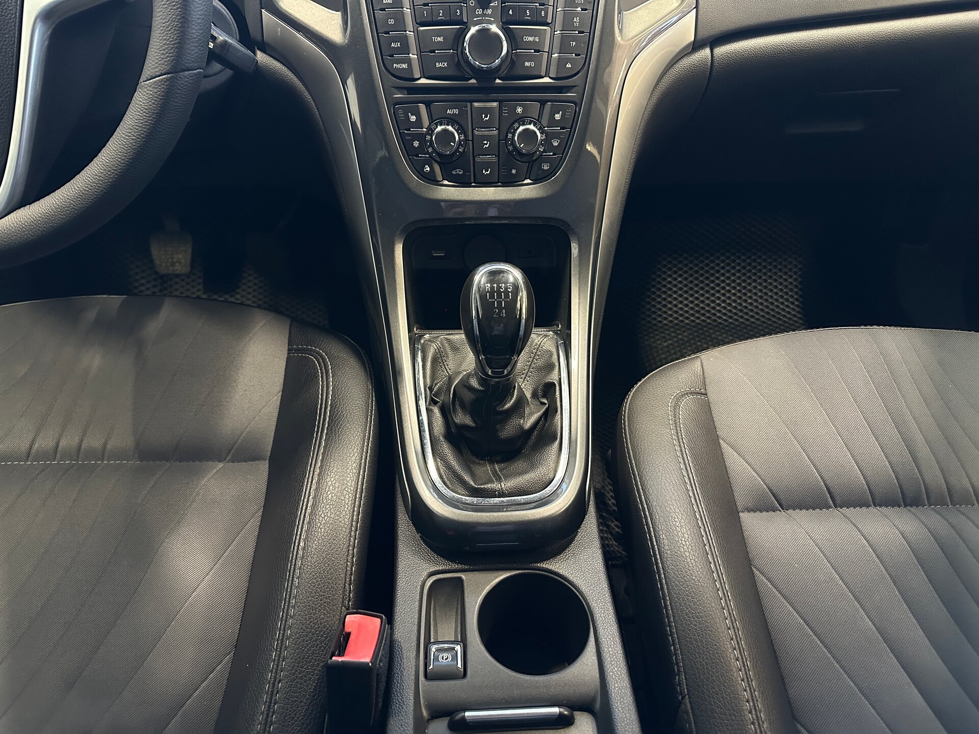 Opel Astra, J Рестайлинг 2012 Opel Astra, J Рестайлинг 2012