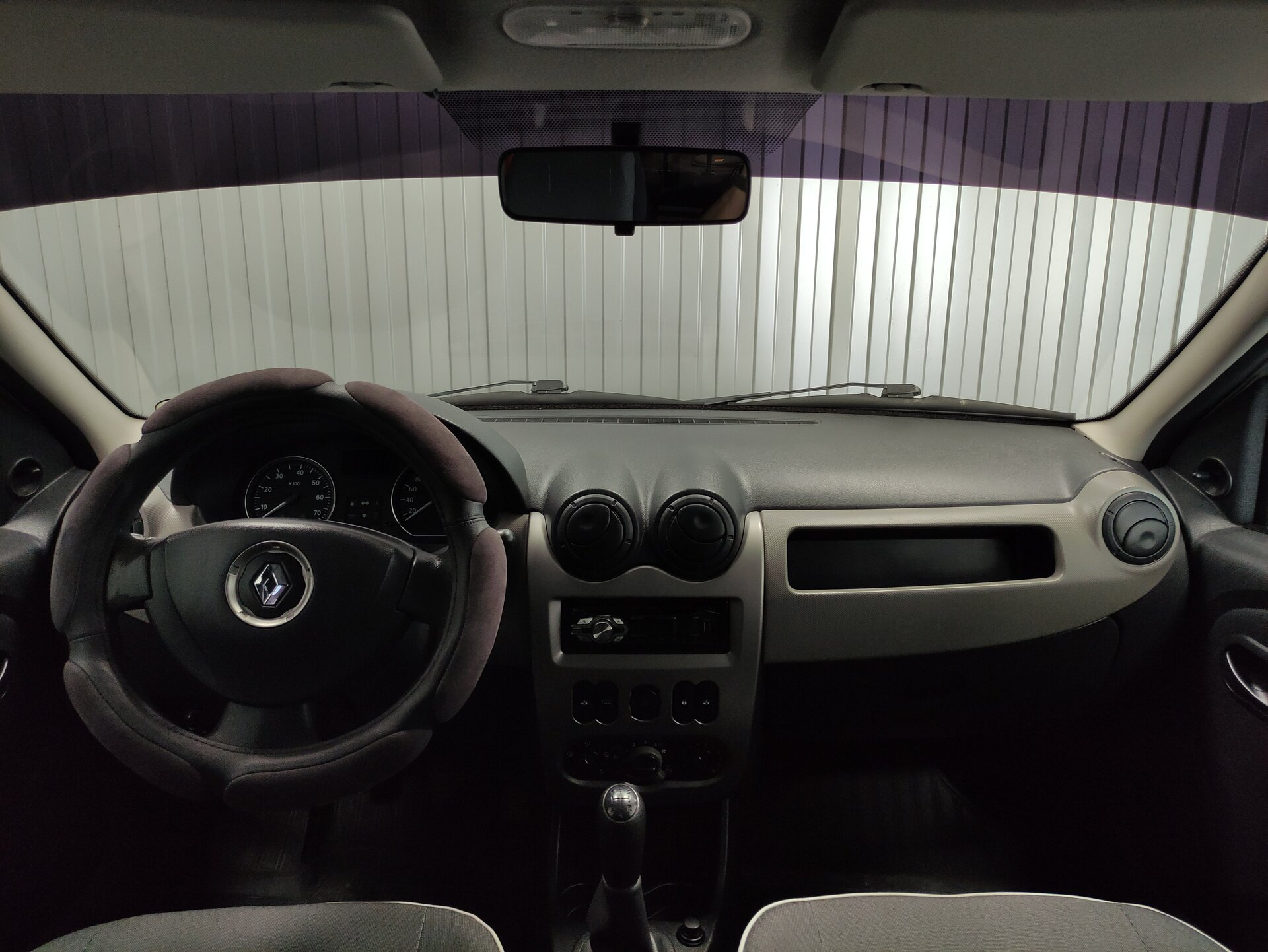Renault Logan, I Рестайлинг 2012