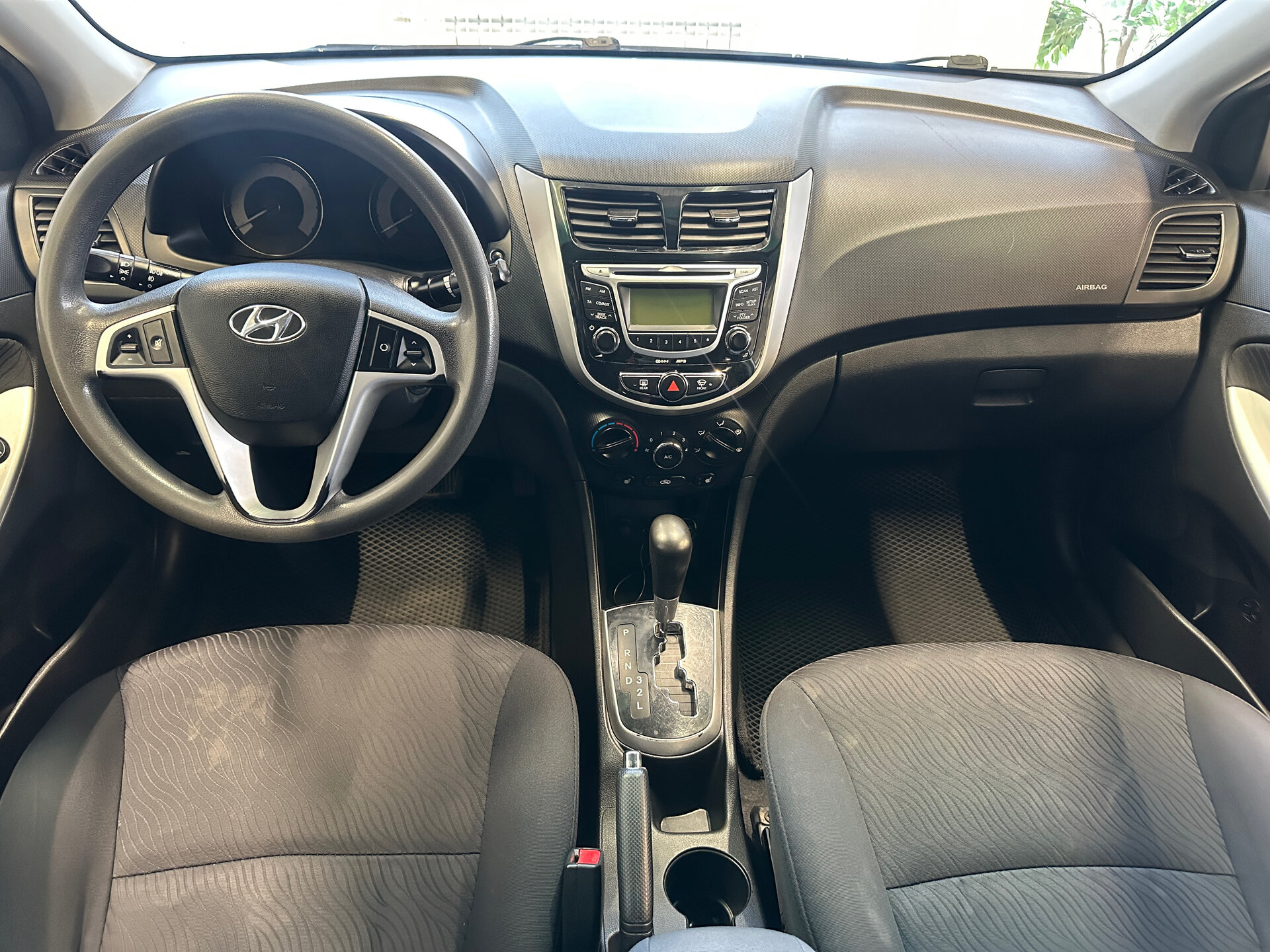 Hyundai Solaris, I 2011