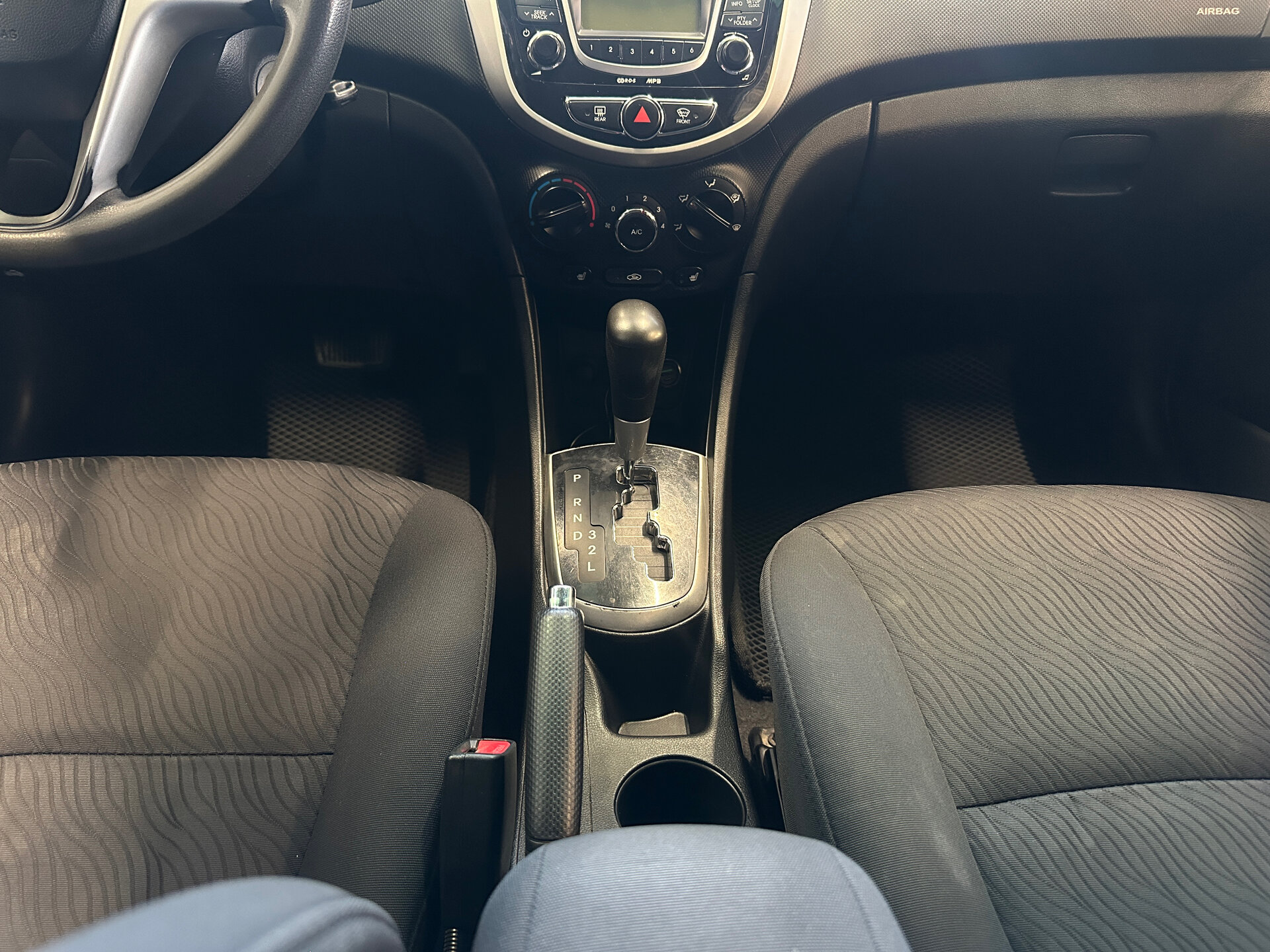 Hyundai Solaris, I 2011