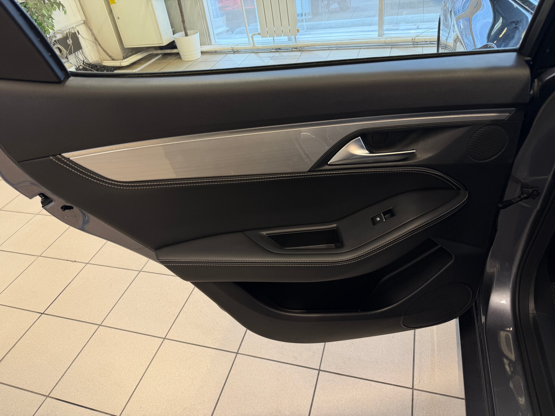 JAC J7, I 2023