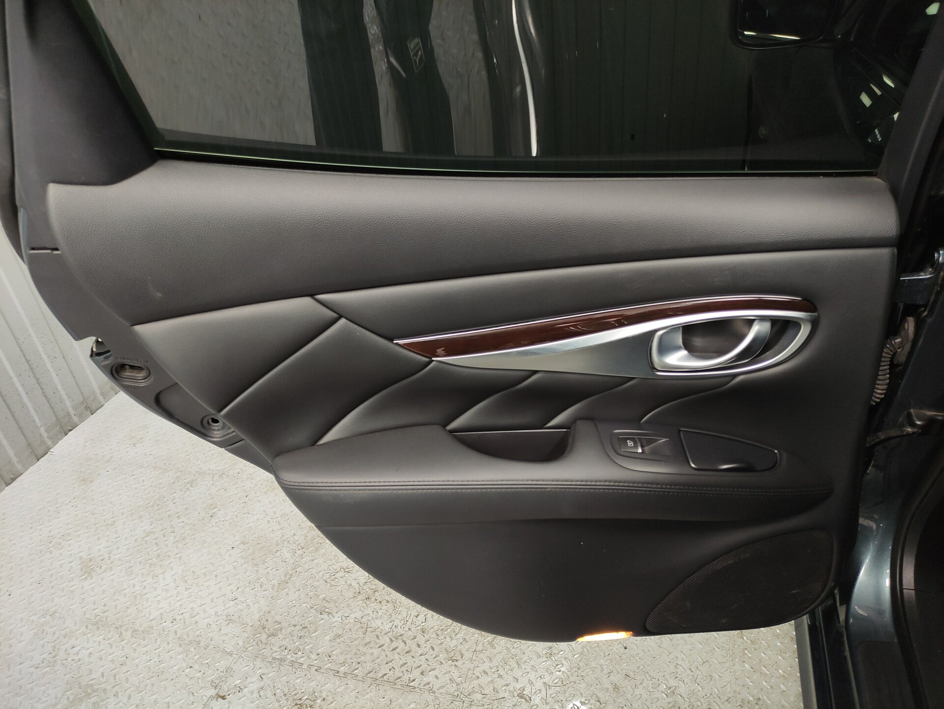 Infiniti M, IV 2012